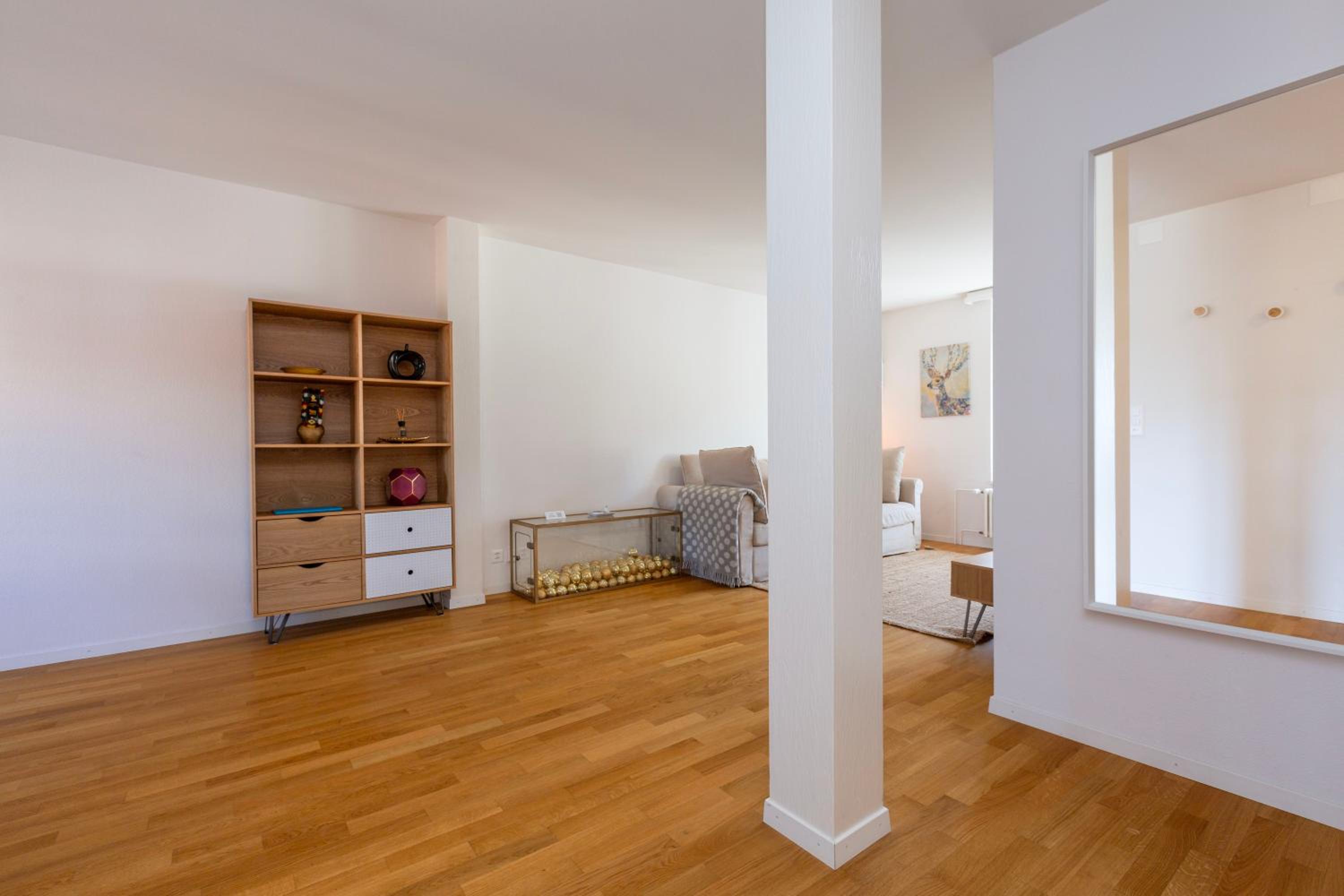 KAYA Zurich Apartment 5B - Downtown 2BR Deluxe Loft Apt