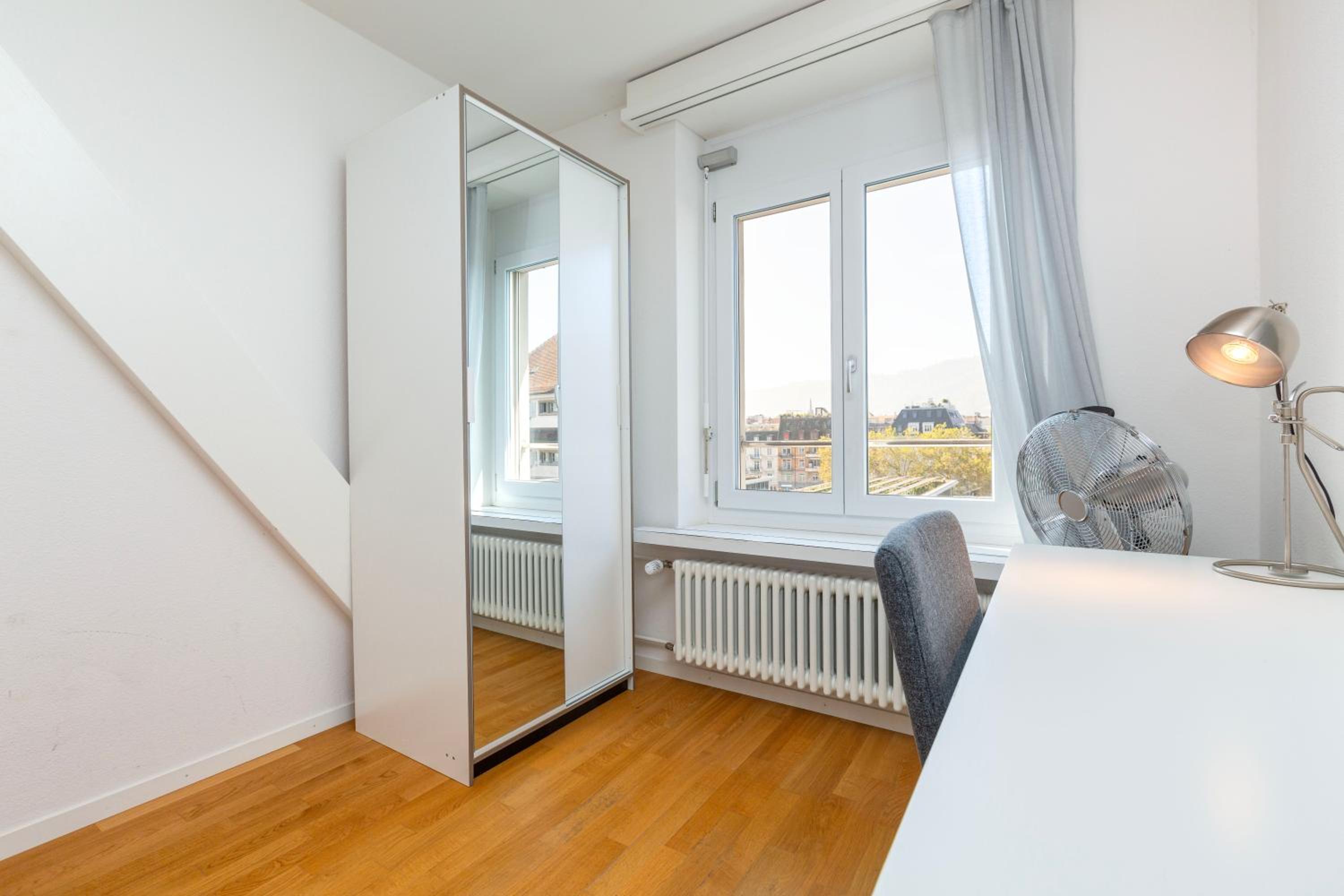 KAYA Zurich Apartment 5B - Downtown 2BR Deluxe Loft Apt