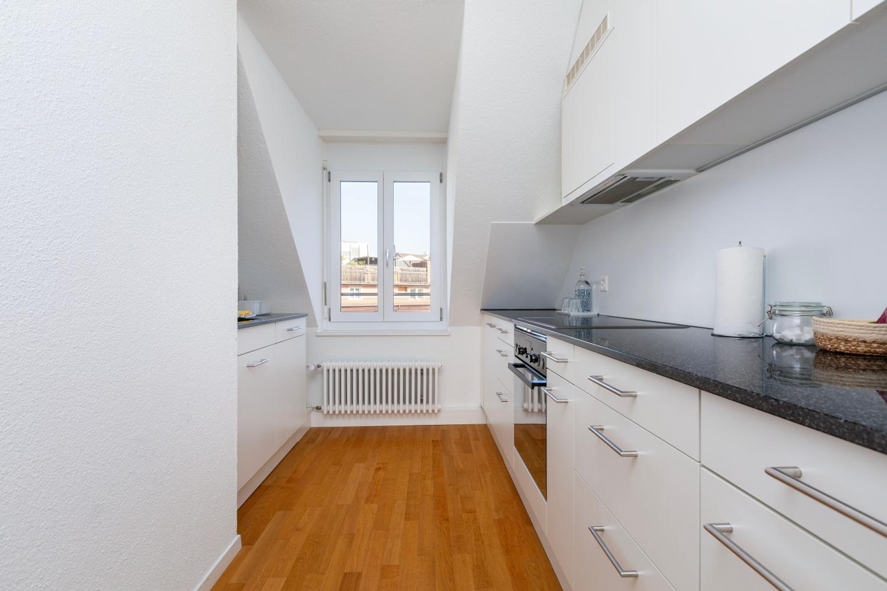 KAYA Zurich Apartment 5B - Downtown 2BR Deluxe Loft Apt