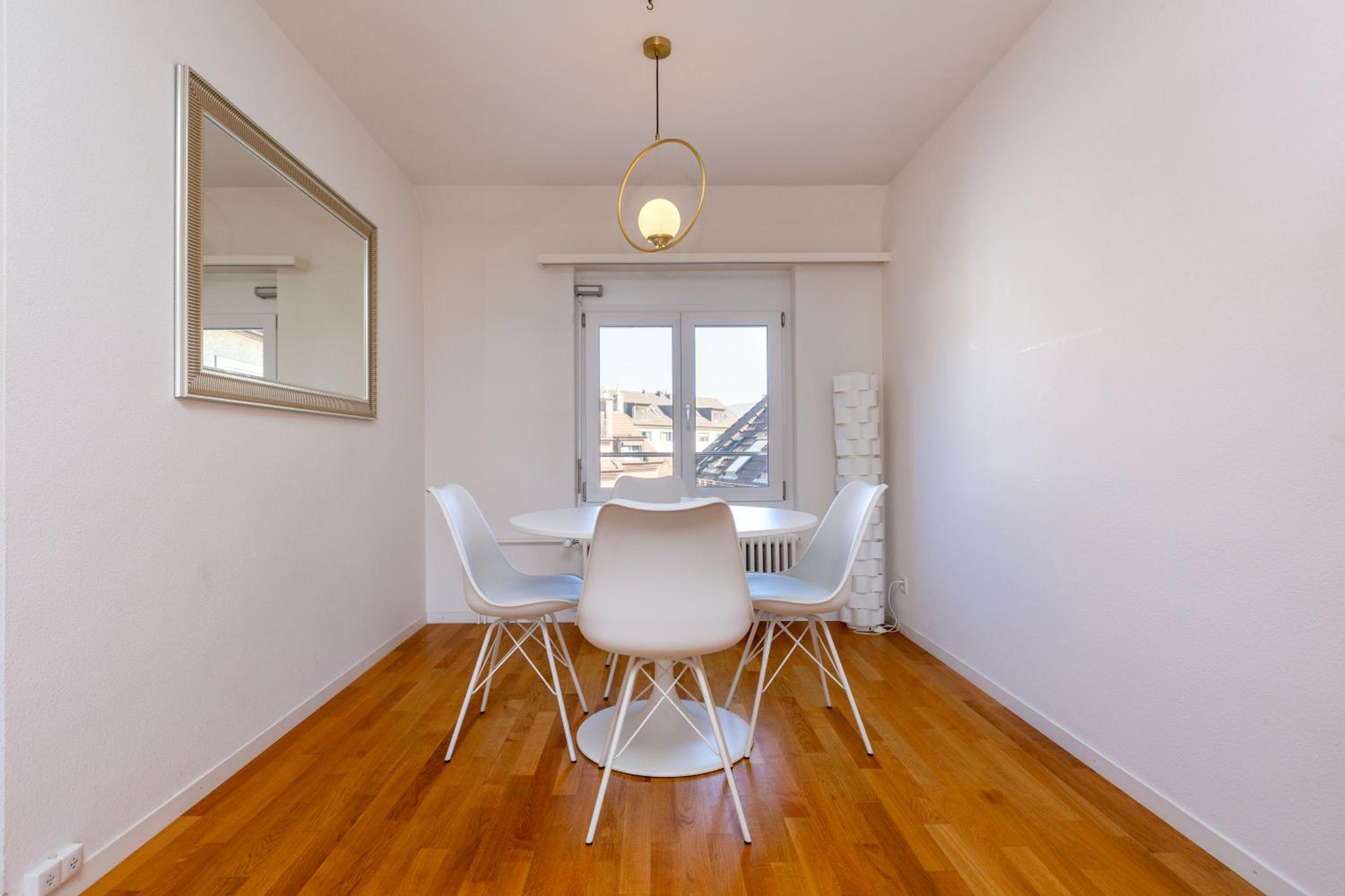 KAYA Zurich Apartment 5B - Downtown 2BR Deluxe Loft Apt