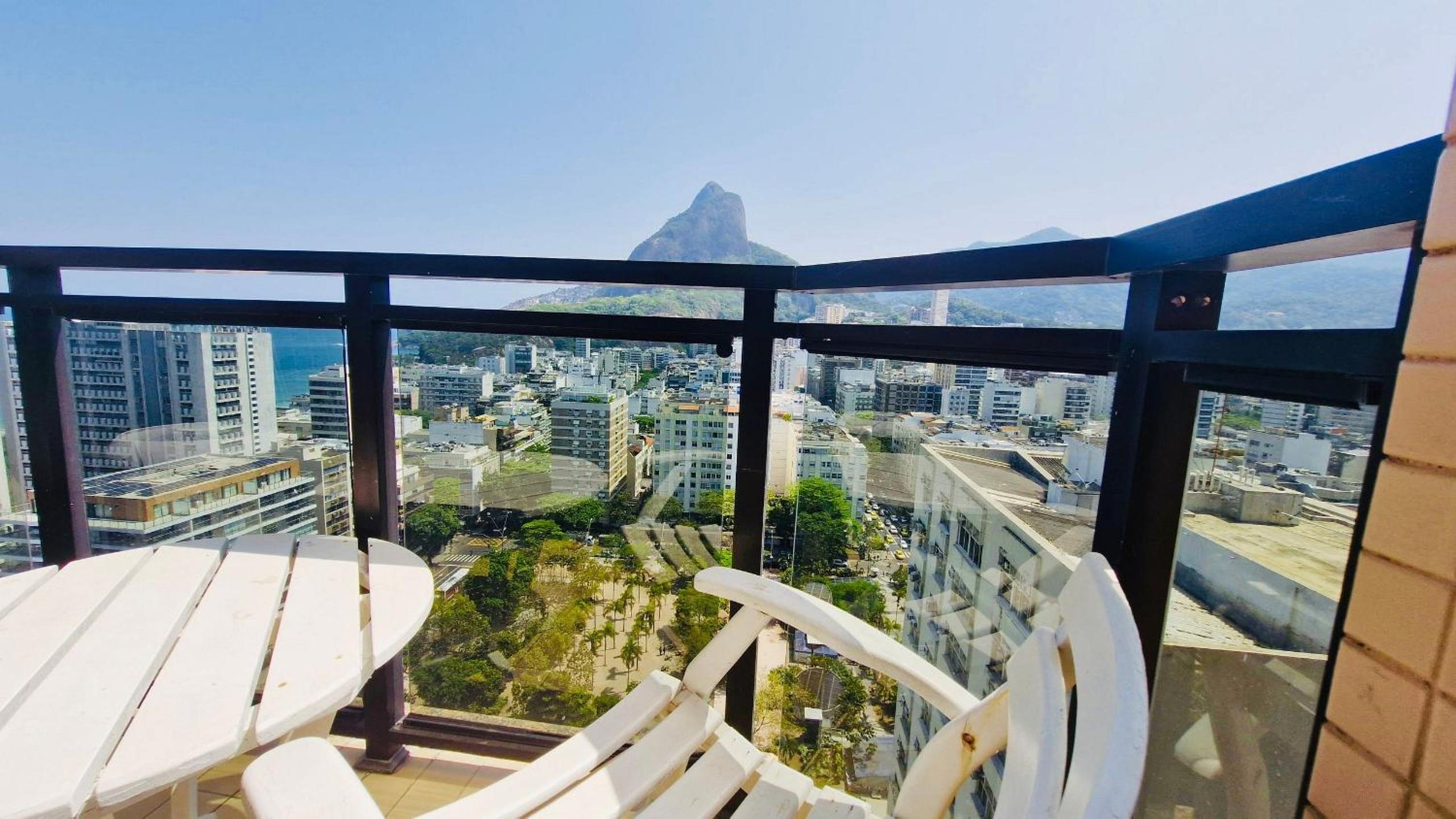 Top Apart Leblon - Flat com varanda, e terraço panorâmico