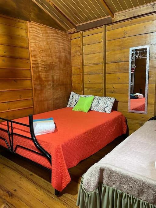Hermosa Cabaña equipada, en medio de zonas verdes