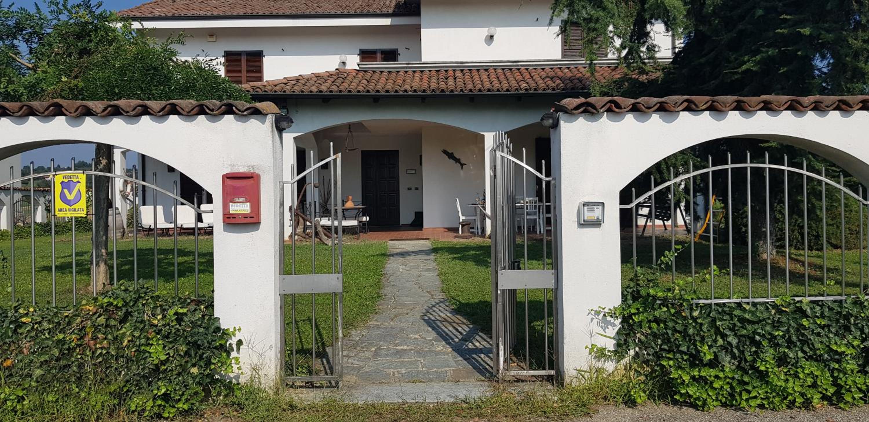 Casa Caginia 300mqgiardinopalestra e biliardo