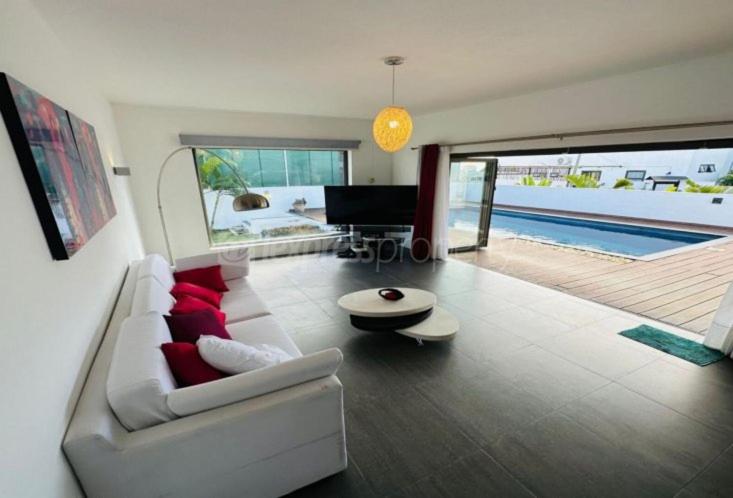 Wild Pearl, Albion Mauritius view 3