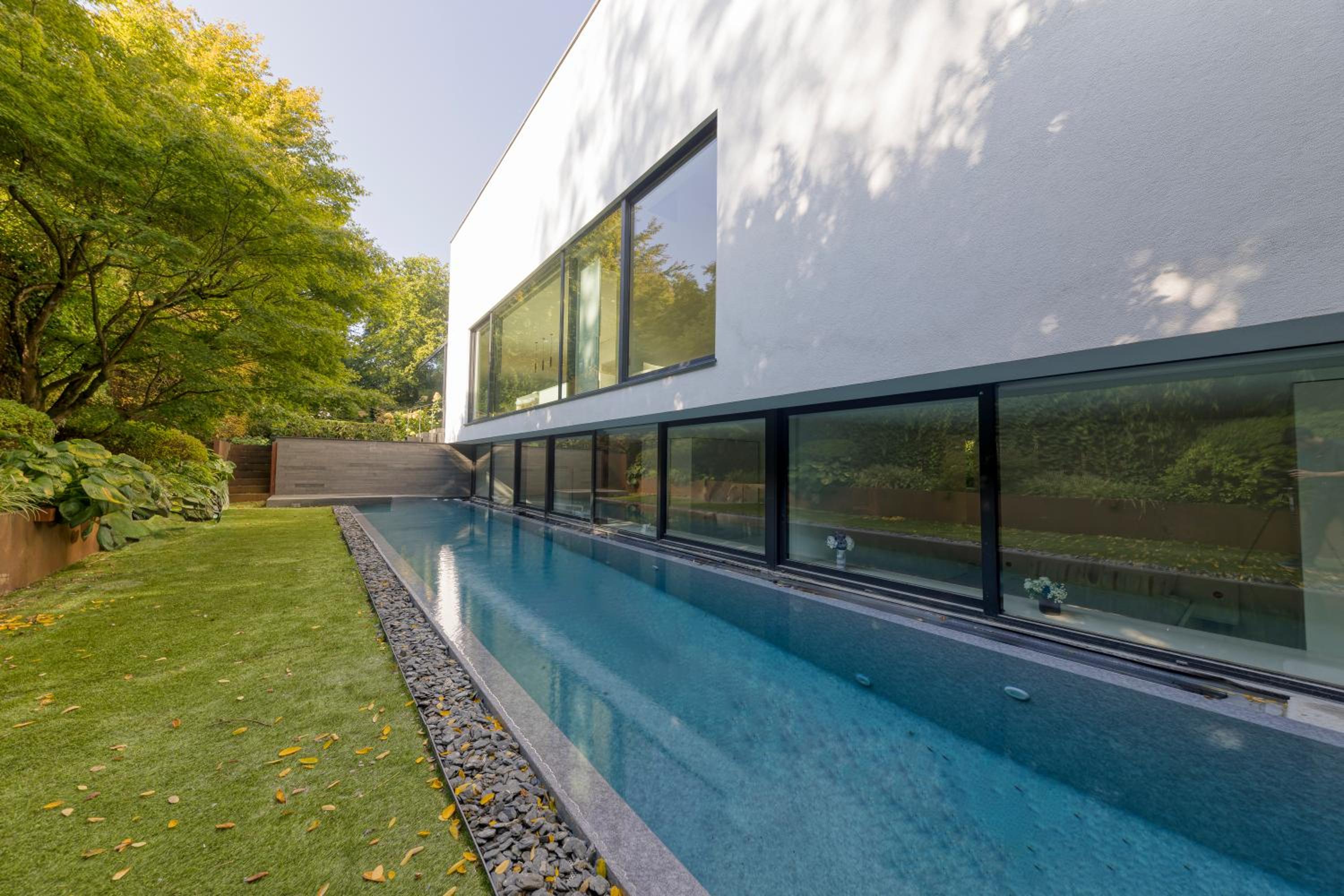 Luxurious 1000m2 Villa with Garden and Pool
