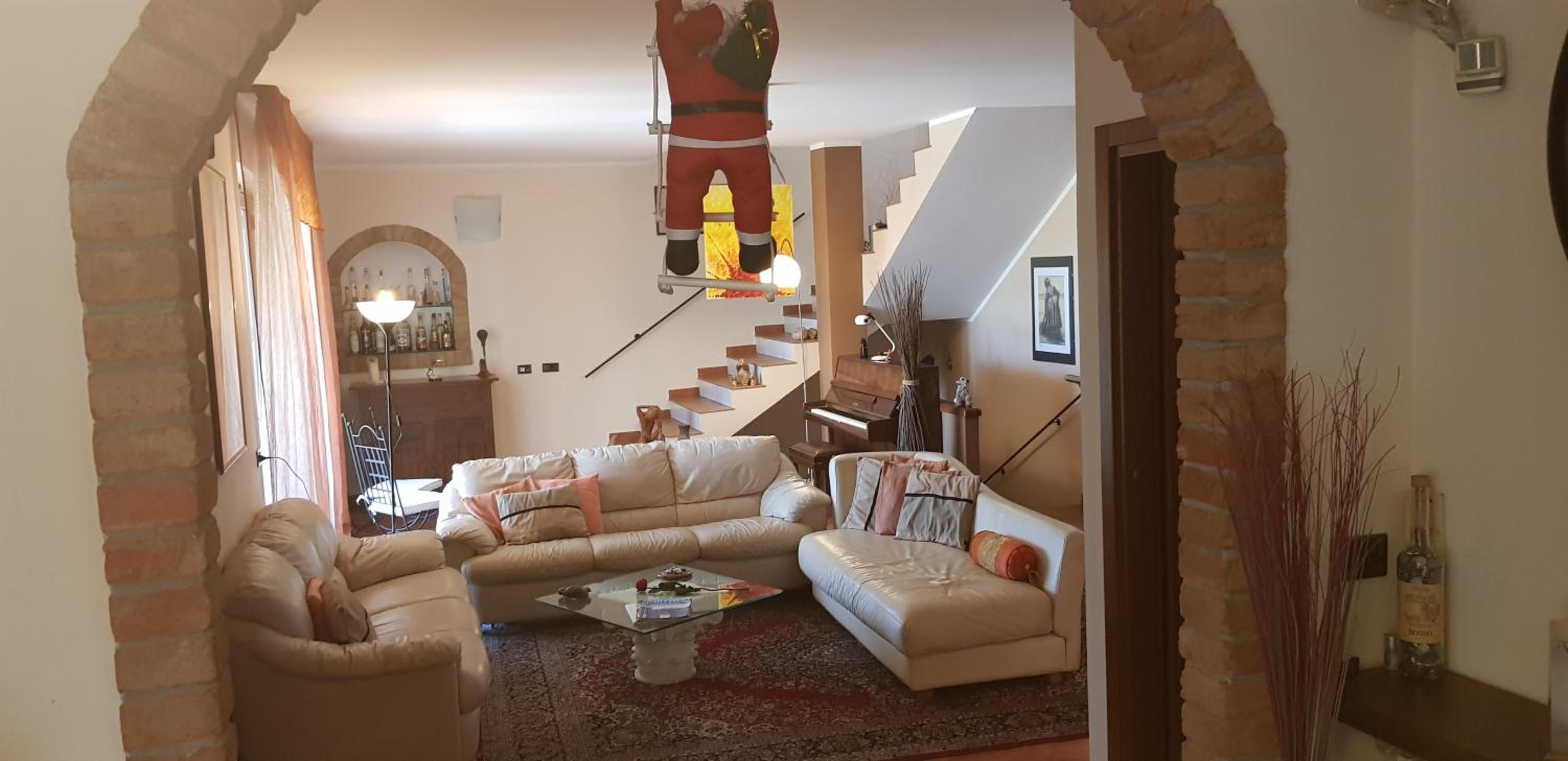 Casa Caginia 300mqgiardinopalestra e biliardo