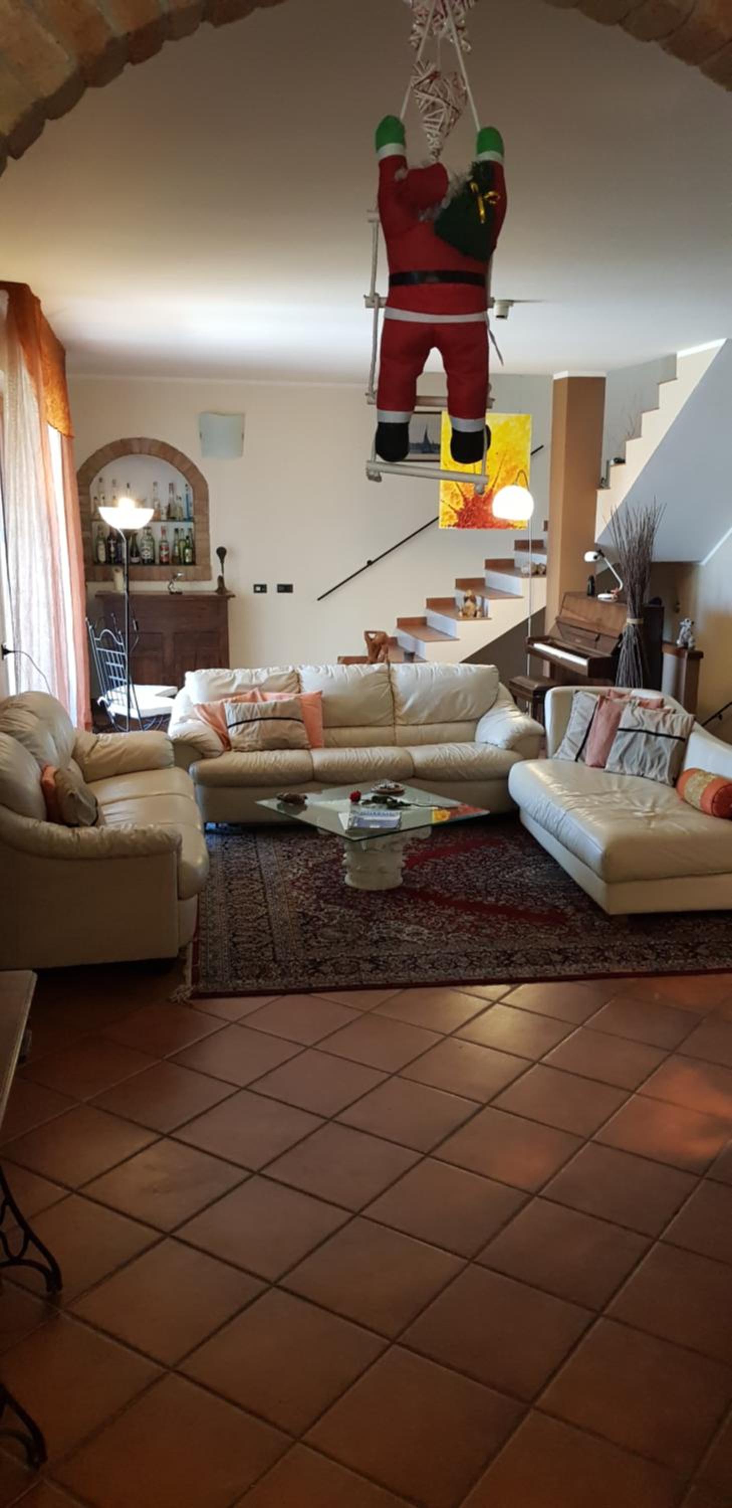 Casa Caginia 300mqgiardinopalestra e biliardo