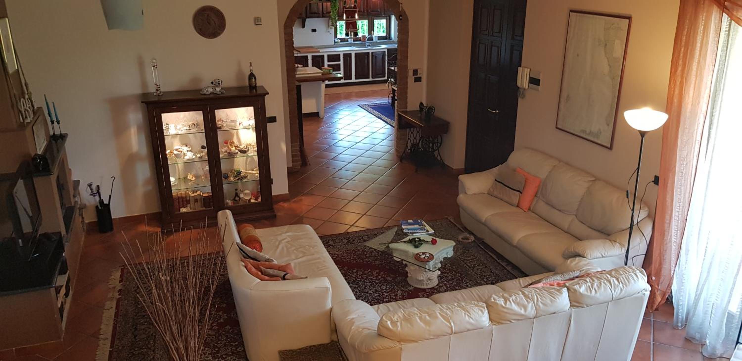 Casa Caginia 300mqgiardinopalestra e biliardo