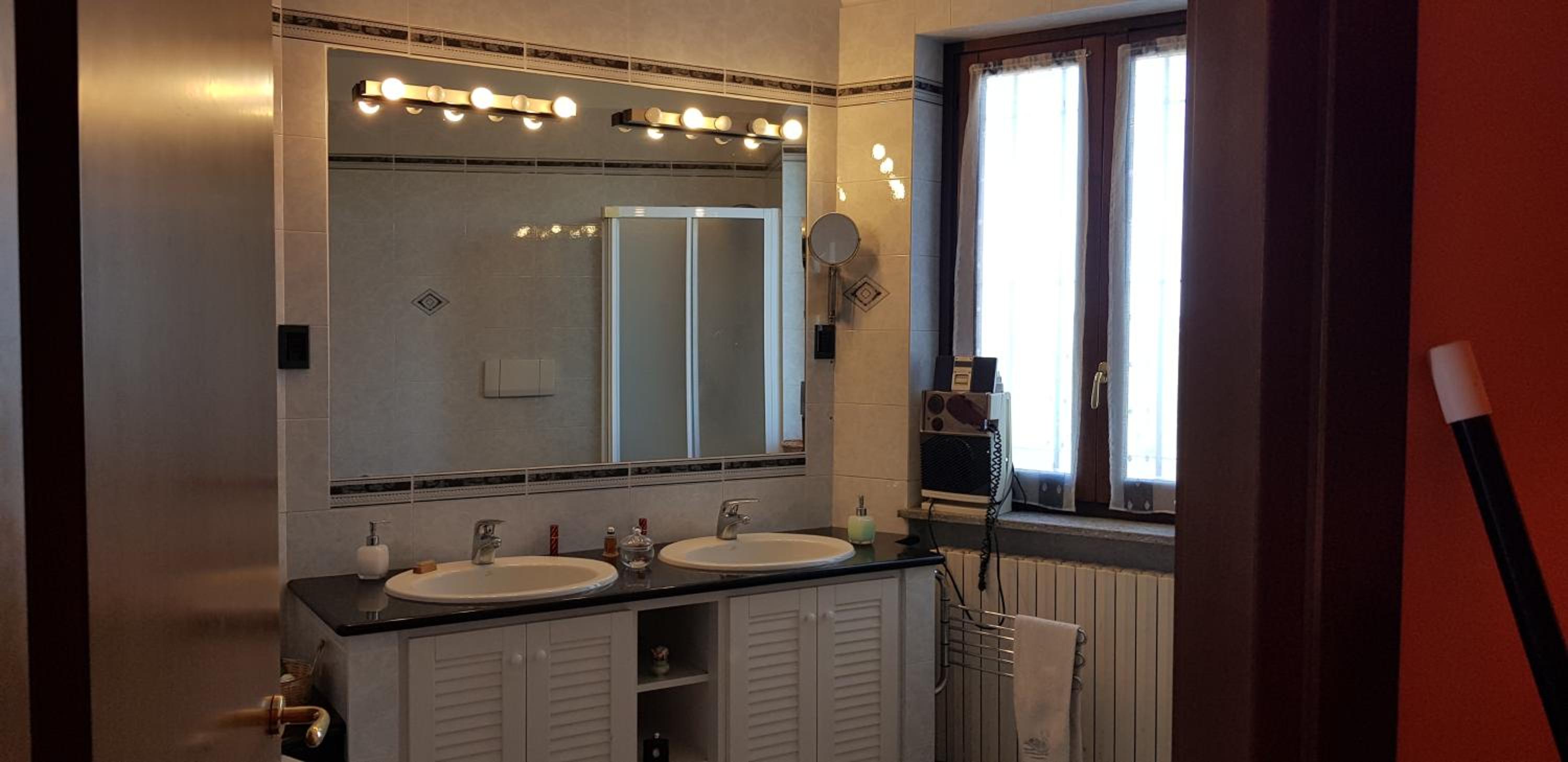 Casa Caginia 300mqgiardinopalestra e biliardo