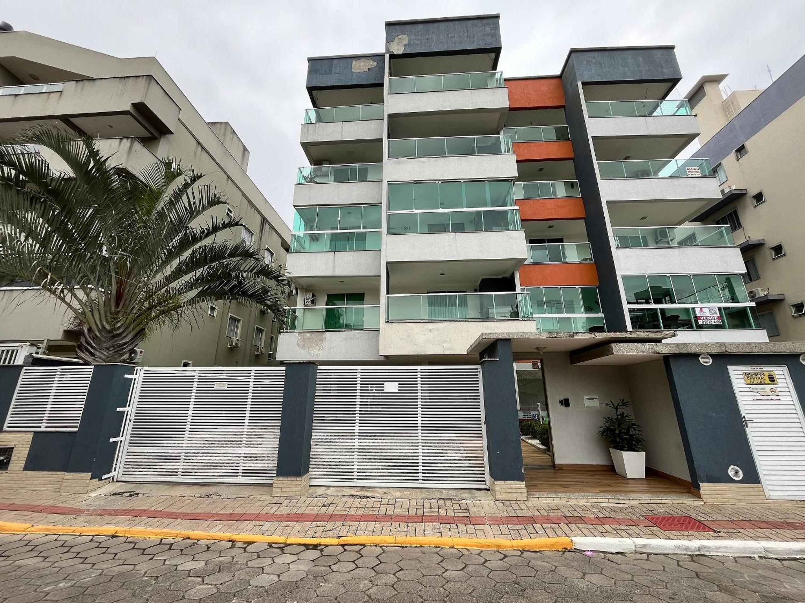 B163 - Apartamento em Bombas para 05 pessoas