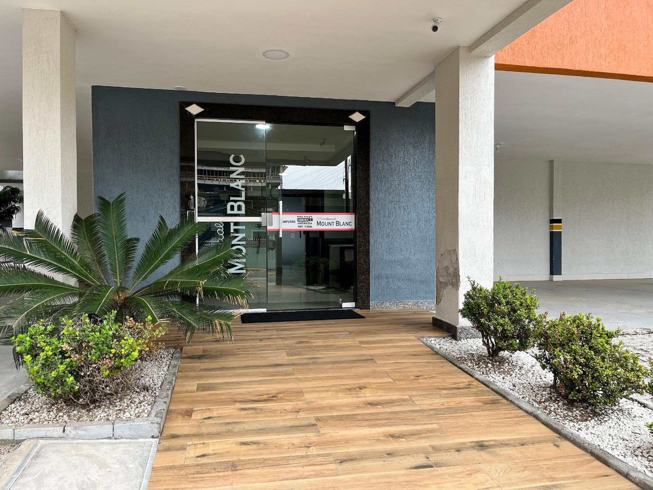 B163 - Apartamento em Bombas para 05 pessoas