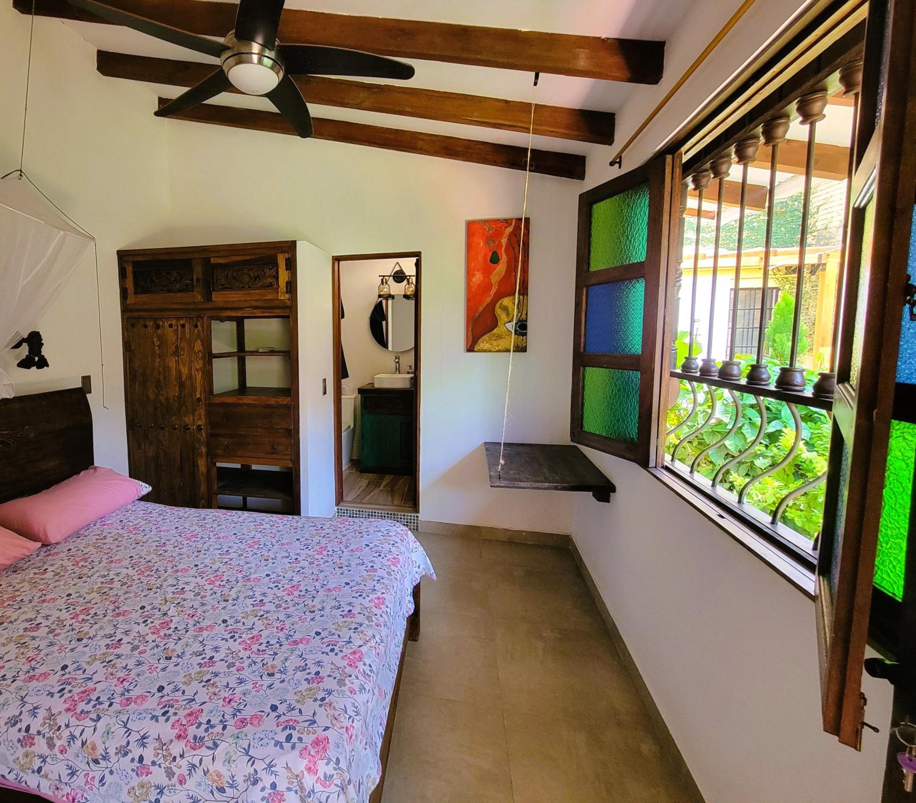 Beautiful Double Room, Private Bathroom, Garden