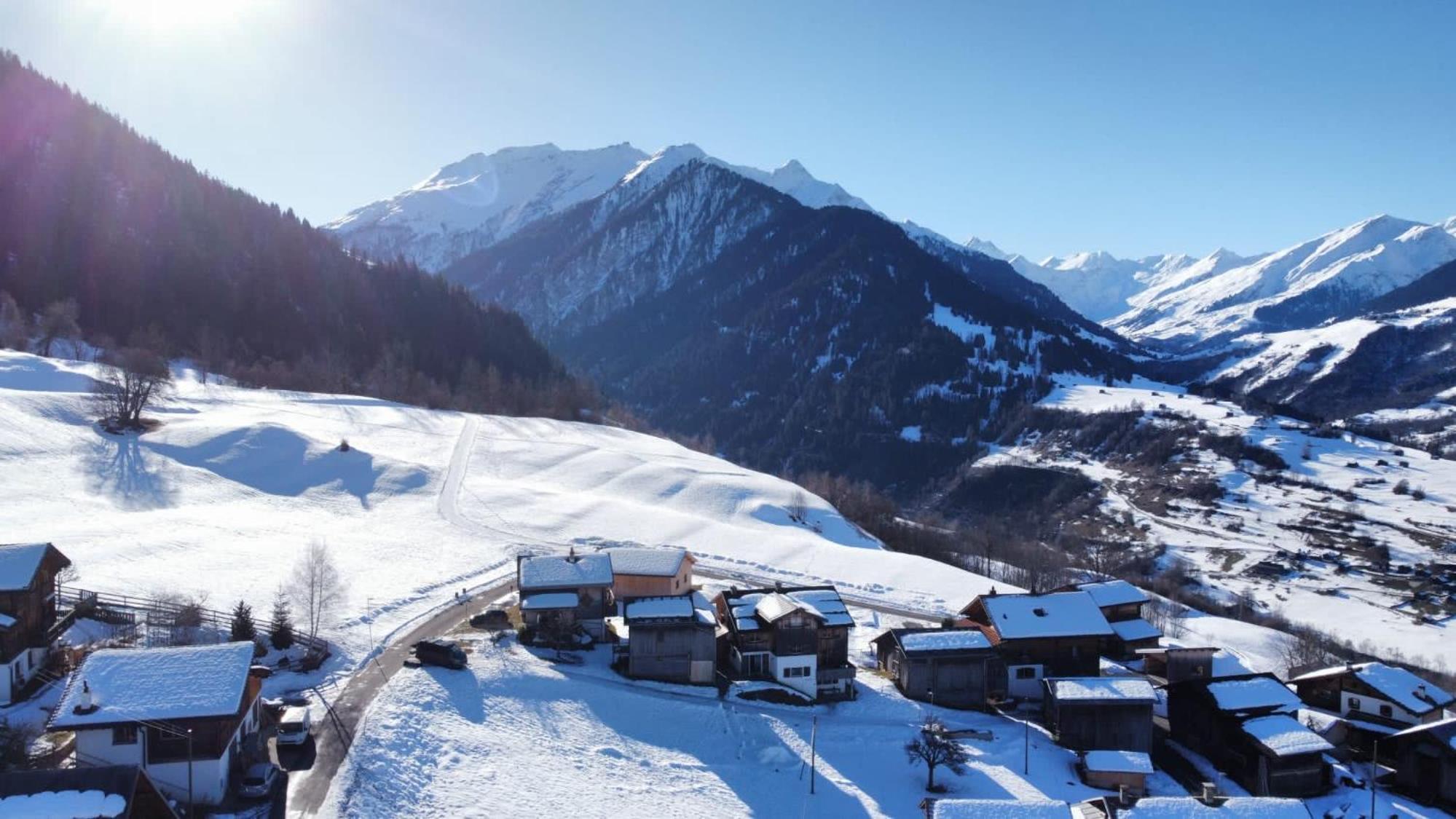 Casa Runs 7113 Camuns, Val Lumnezia