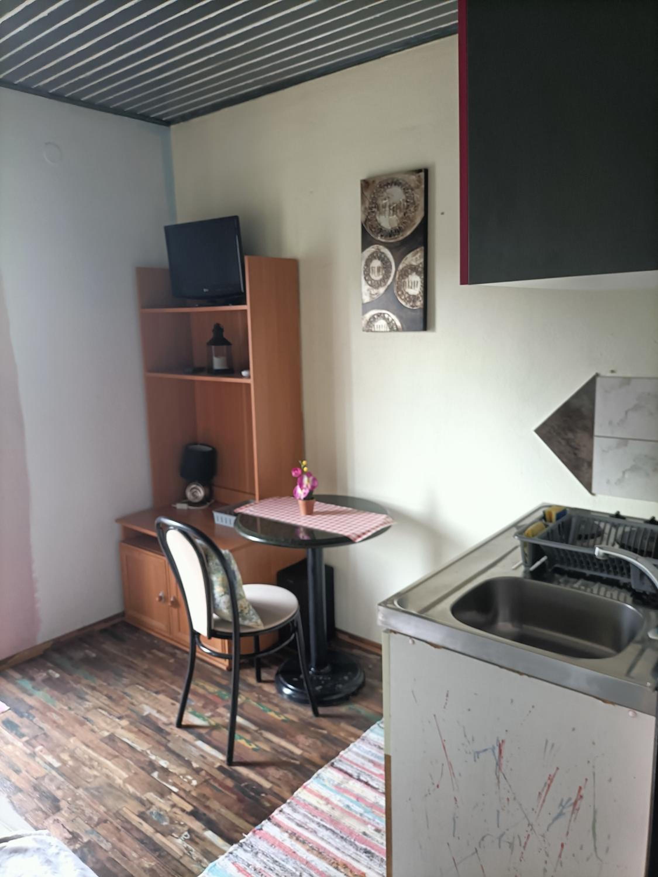 Photo 8