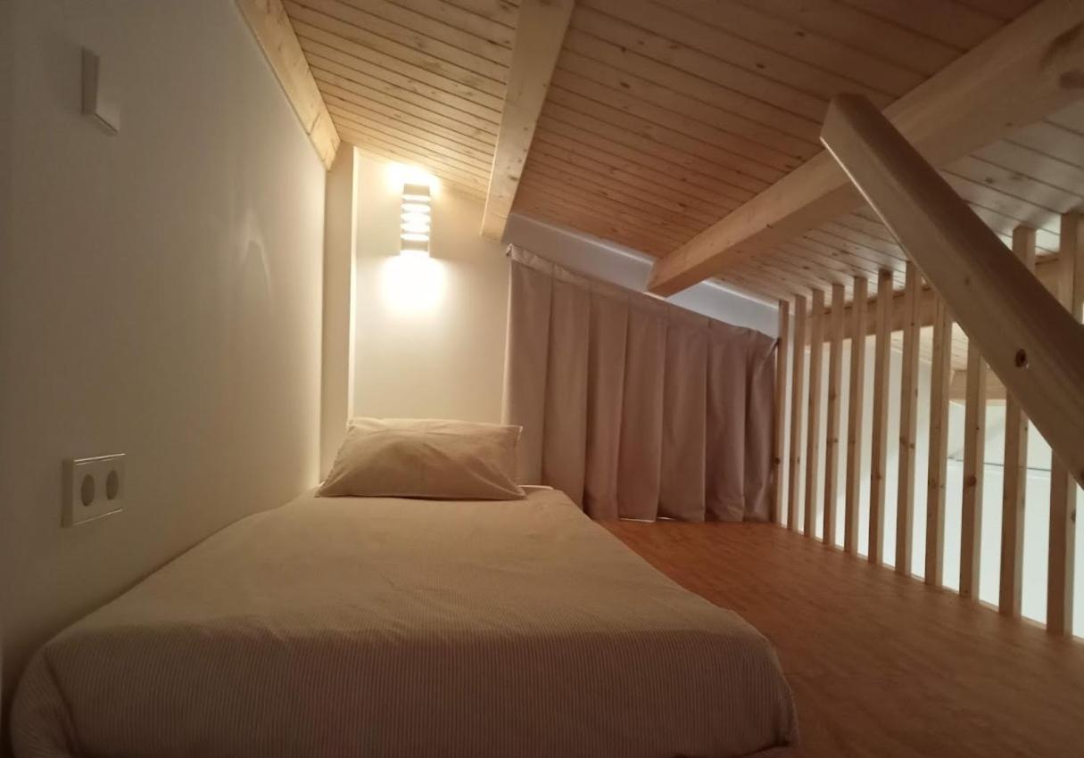 Mini Room Ron