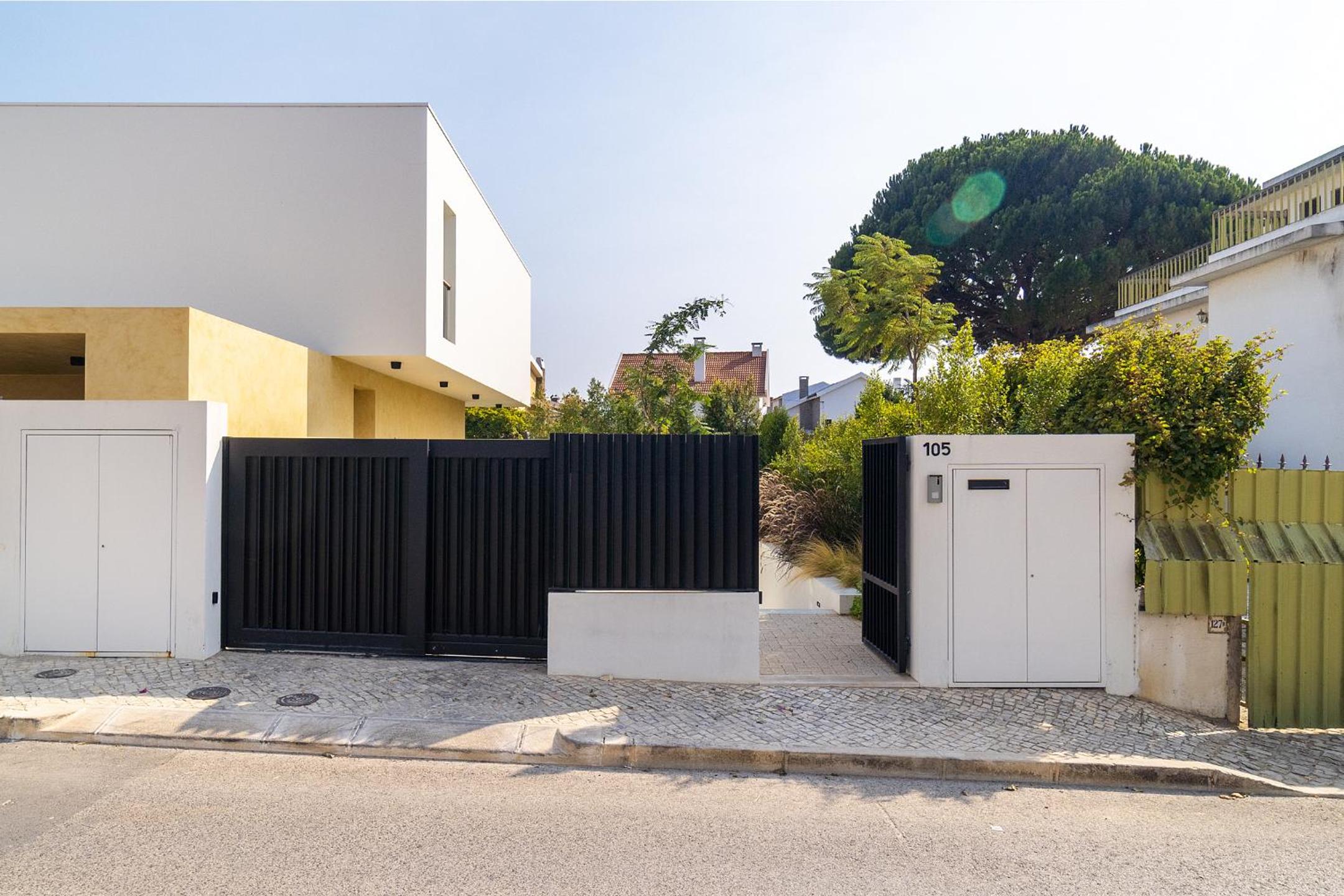 WHome Beachside Bliss In Carcavelos, 1BR With Patio & Parking view 2