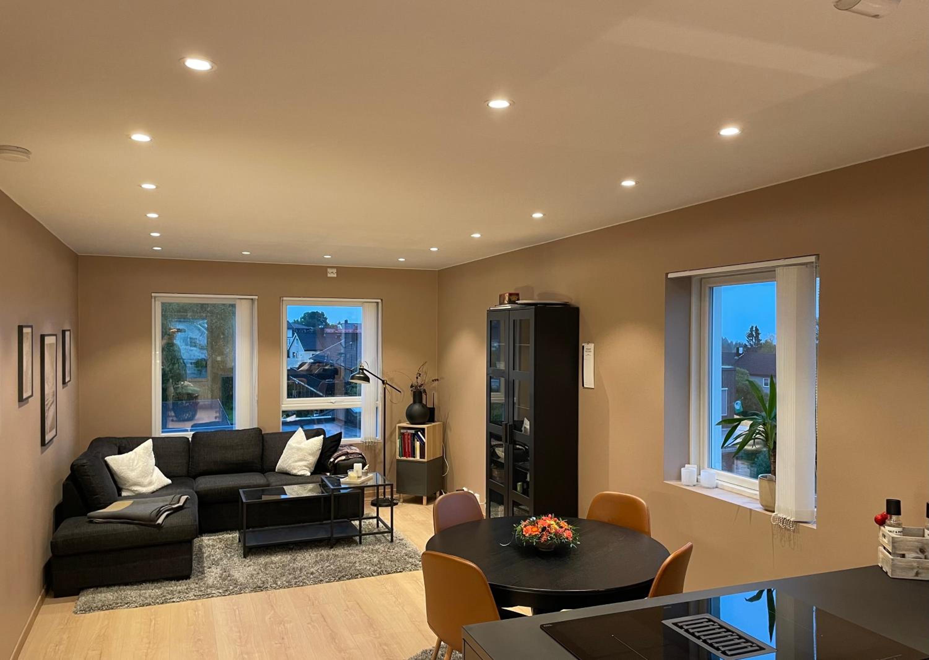 Upgraded 3 bedroom apartment, close to WC-25 view 3