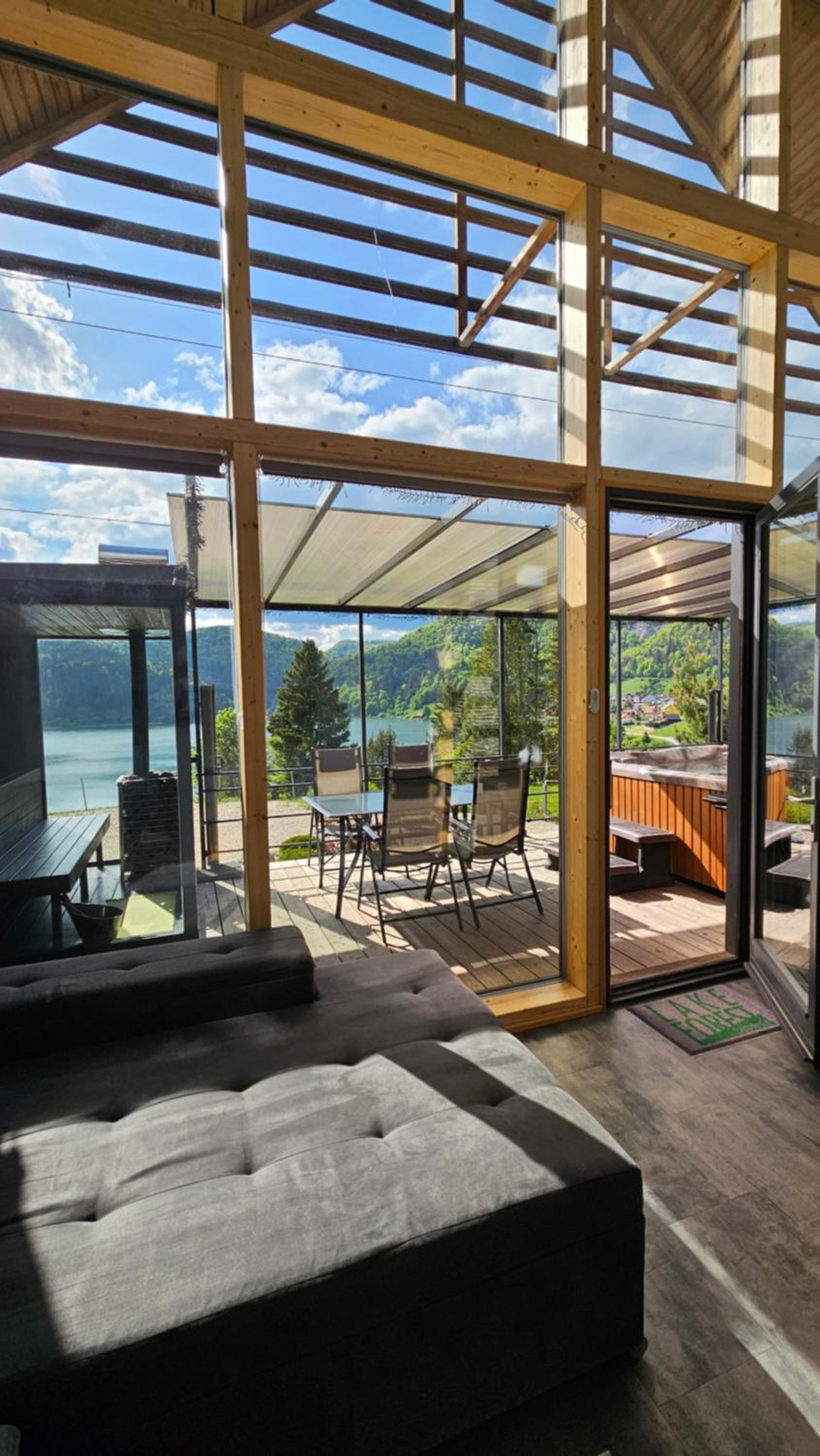 Lakeforest Dedinky Wellness Chata privát jacuzzi aj sauna, výhľad na jazero view 4