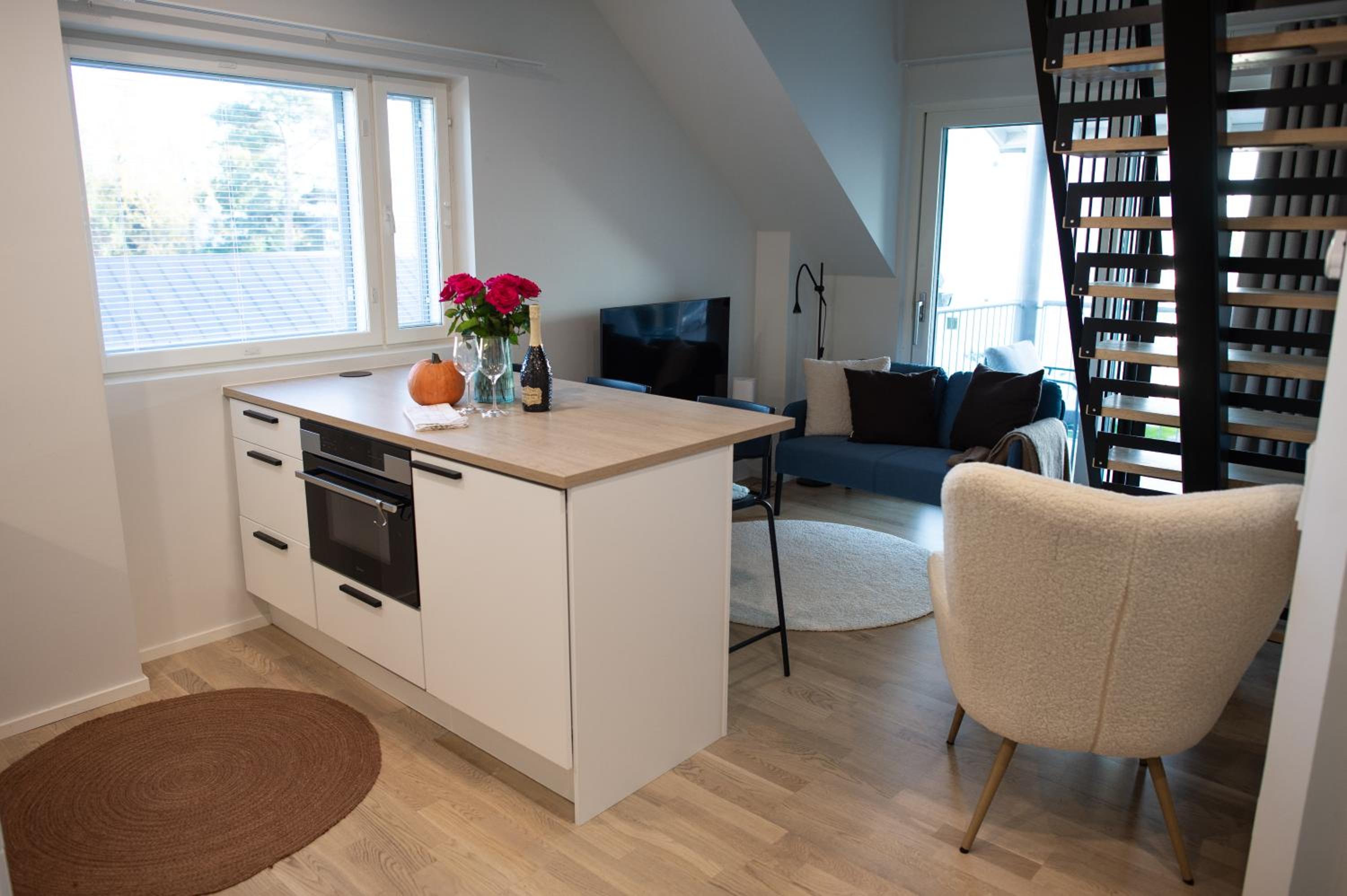 Charming Loft - 2 Bedrooms view 3