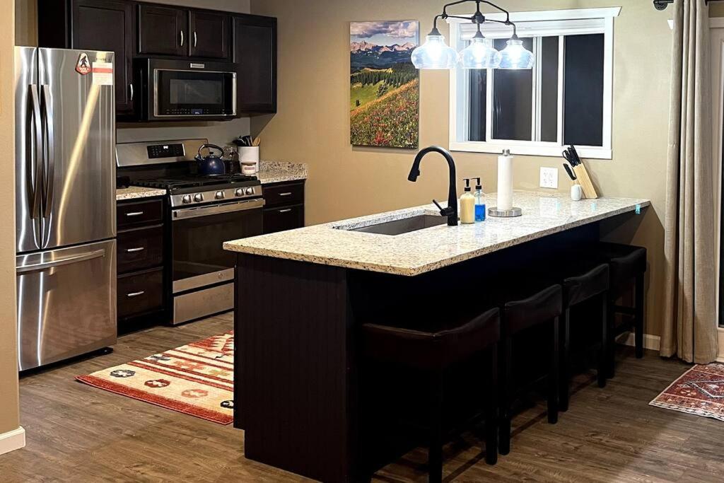 Cozy, Cottage Get-away with hot tub and views view 5