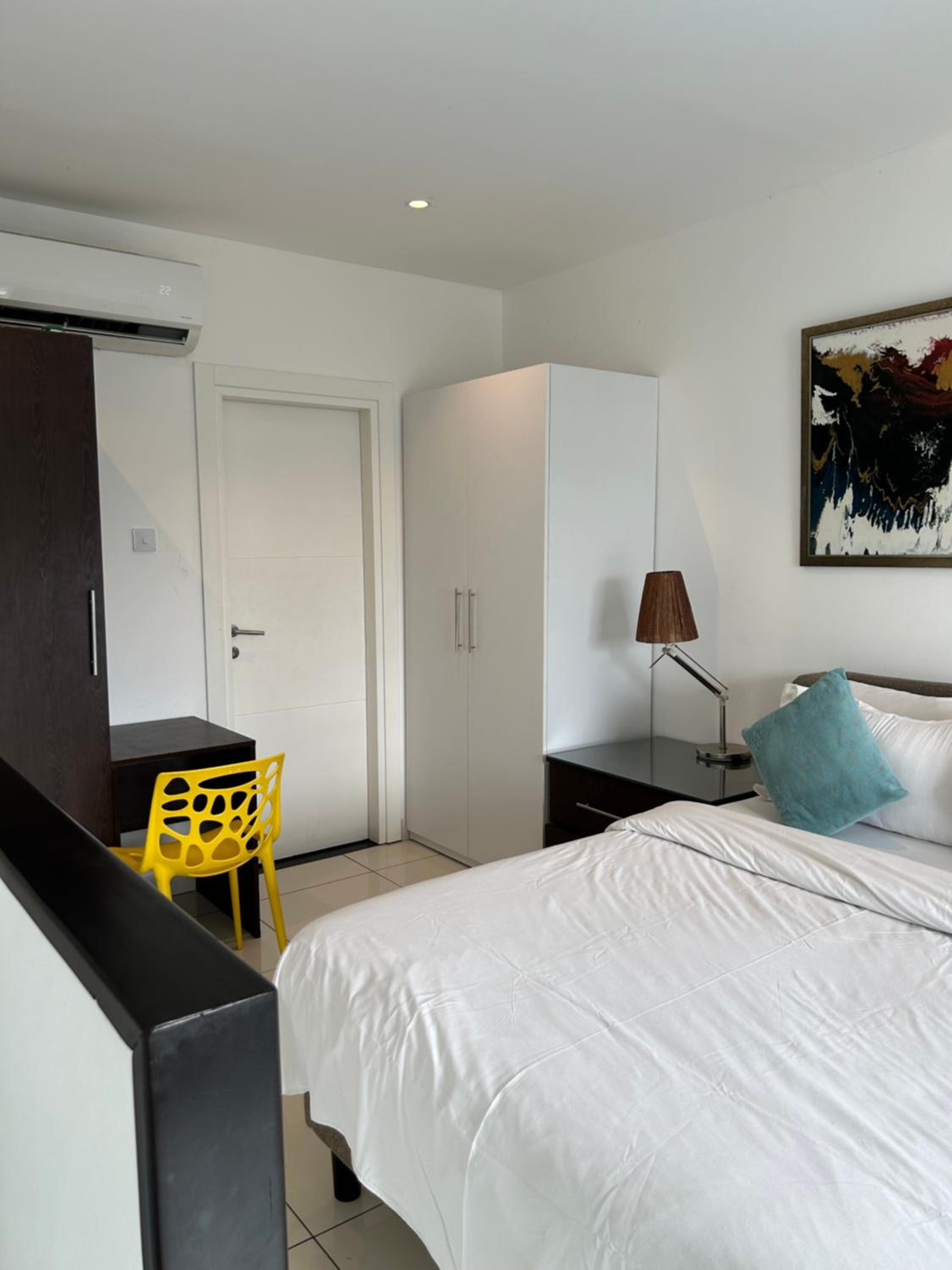 Cozy Abode by Embassy Gardens