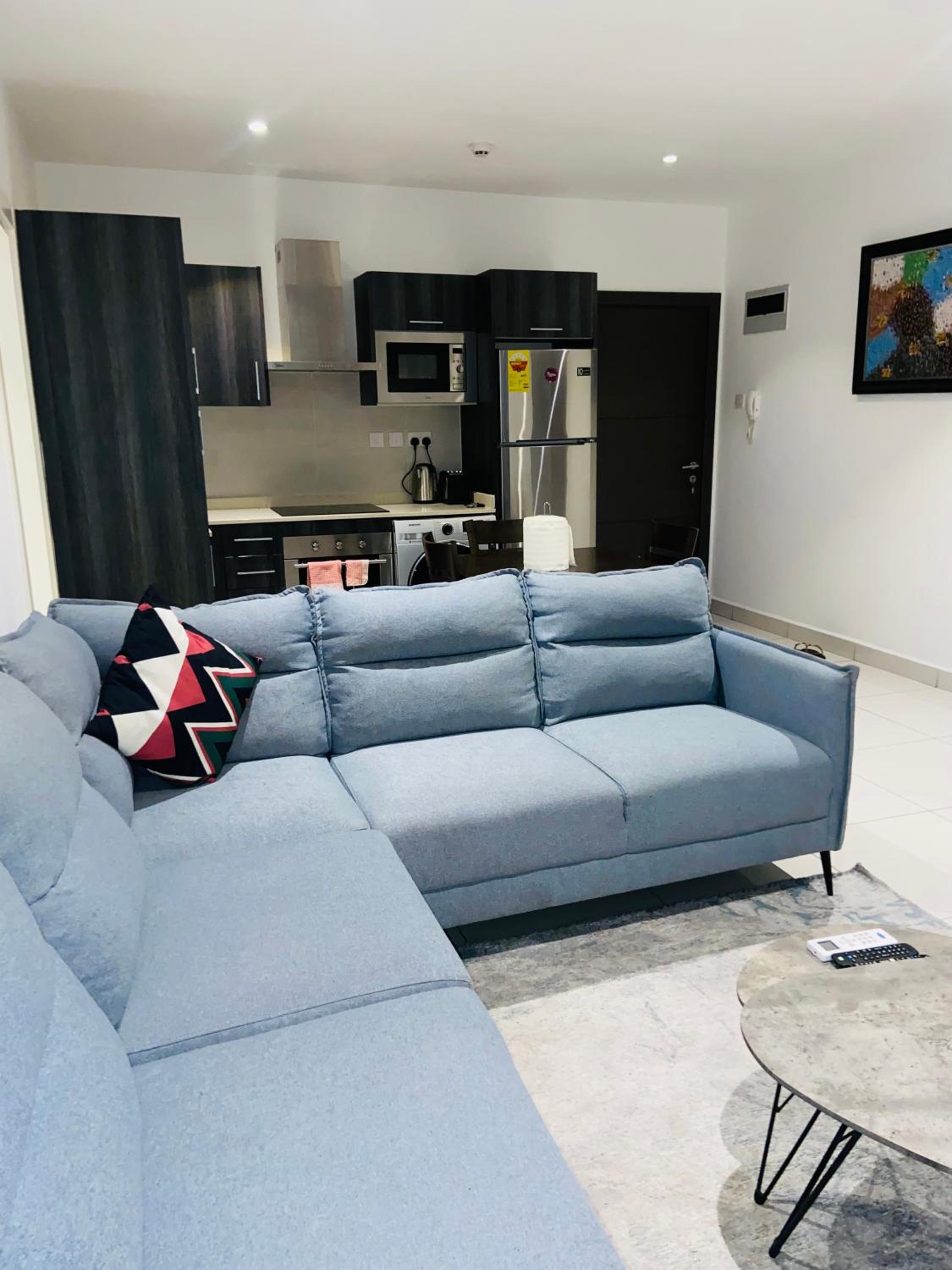 Cozy Abode by Embassy Gardens