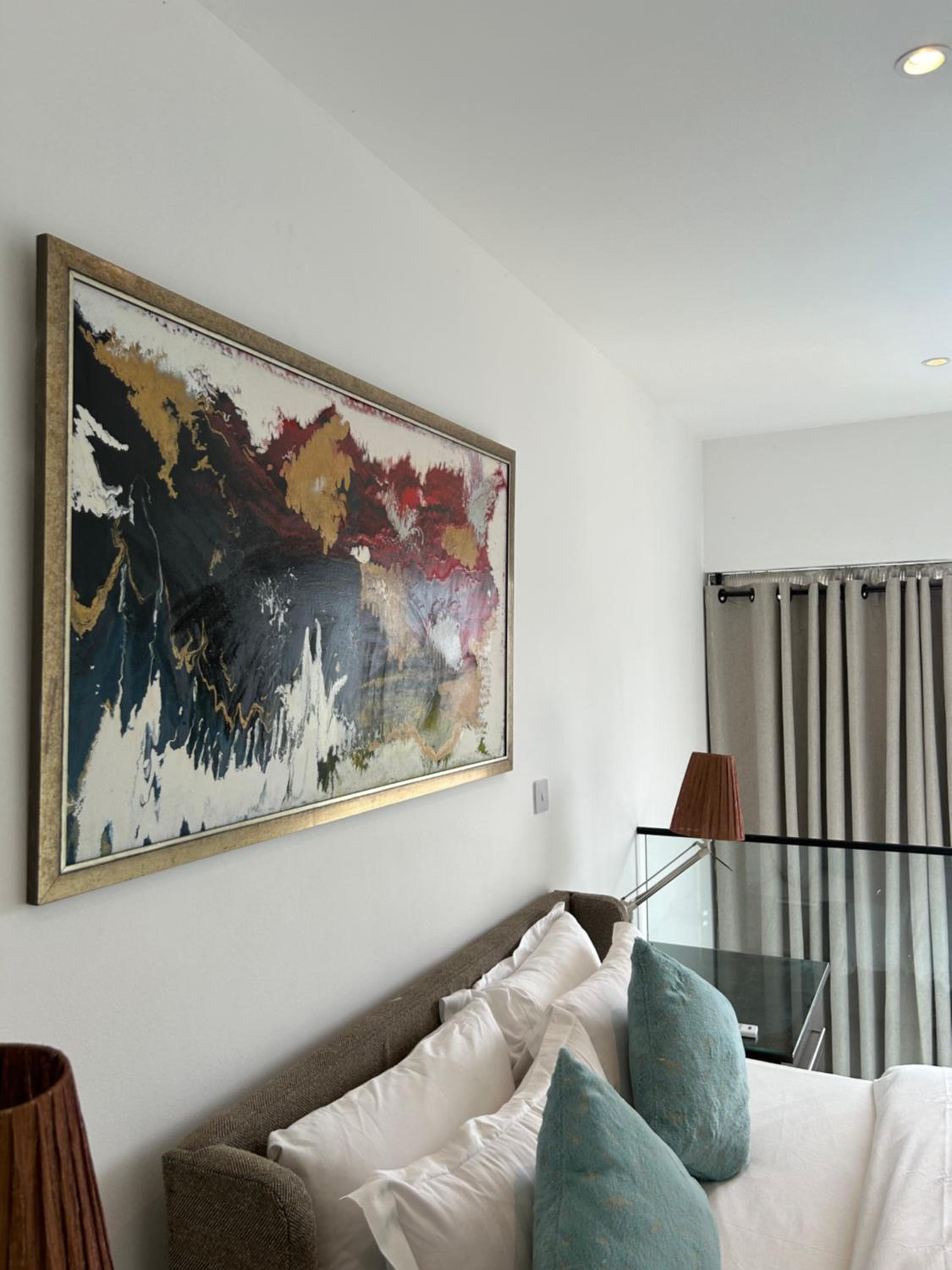 Cozy Abode by Embassy Gardens