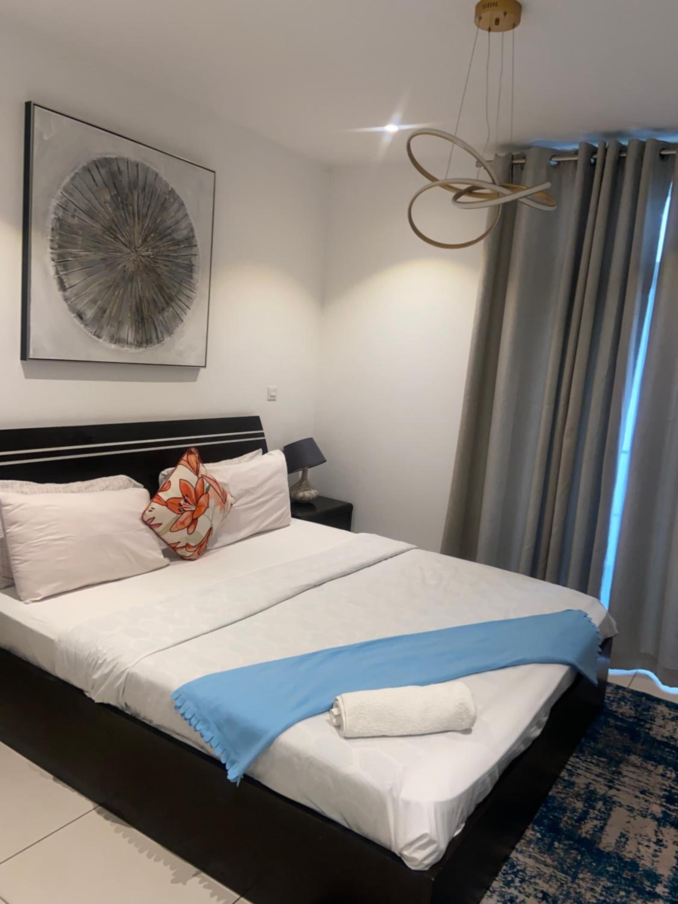 Cozy Abode by Embassy Gardens