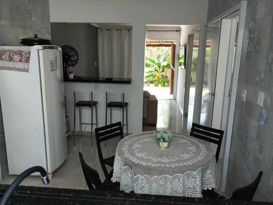 casa ampla com 3 quartos e piscina com hidromassagem