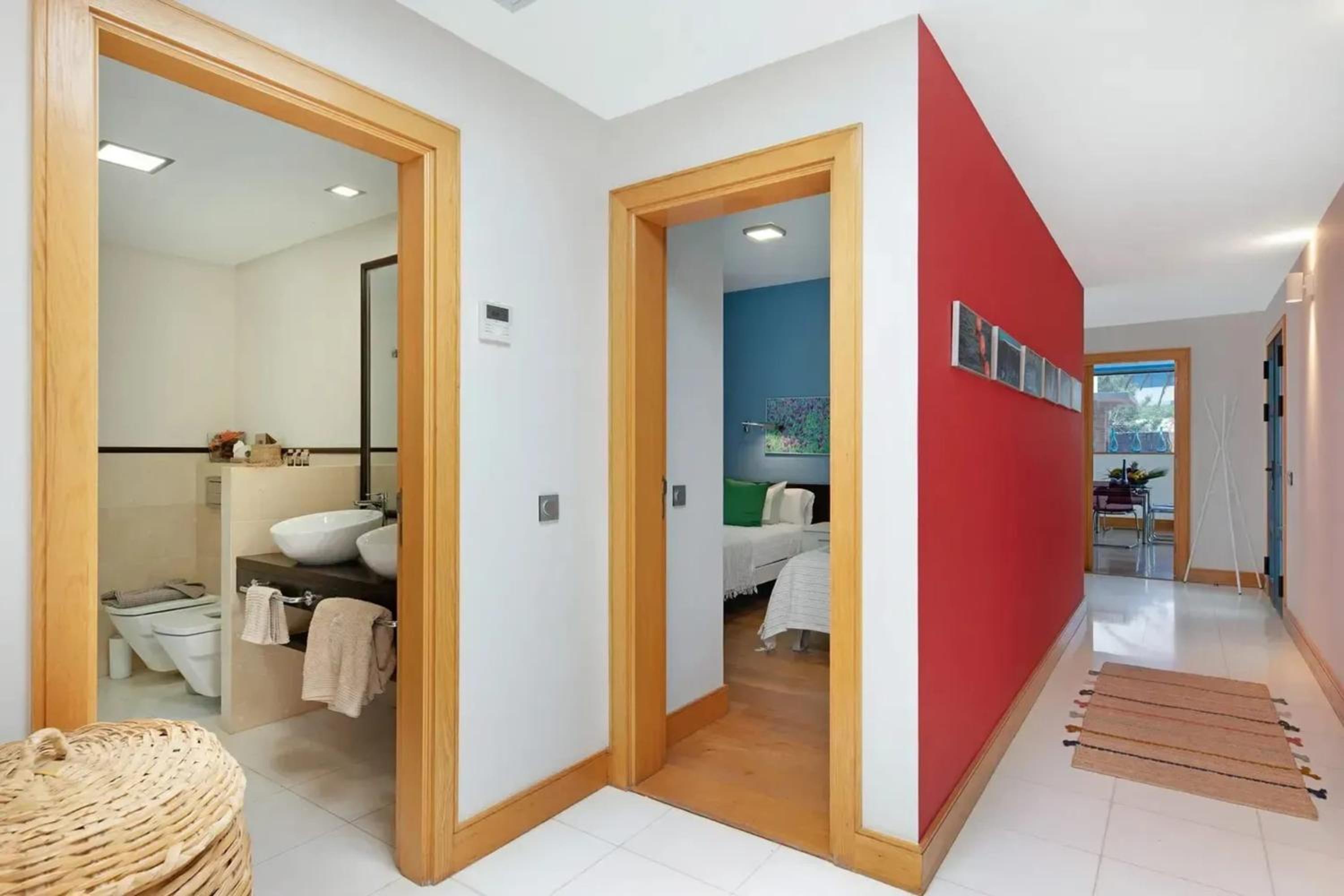 Elegant Villa near Playa Blanca, private pool, garden.