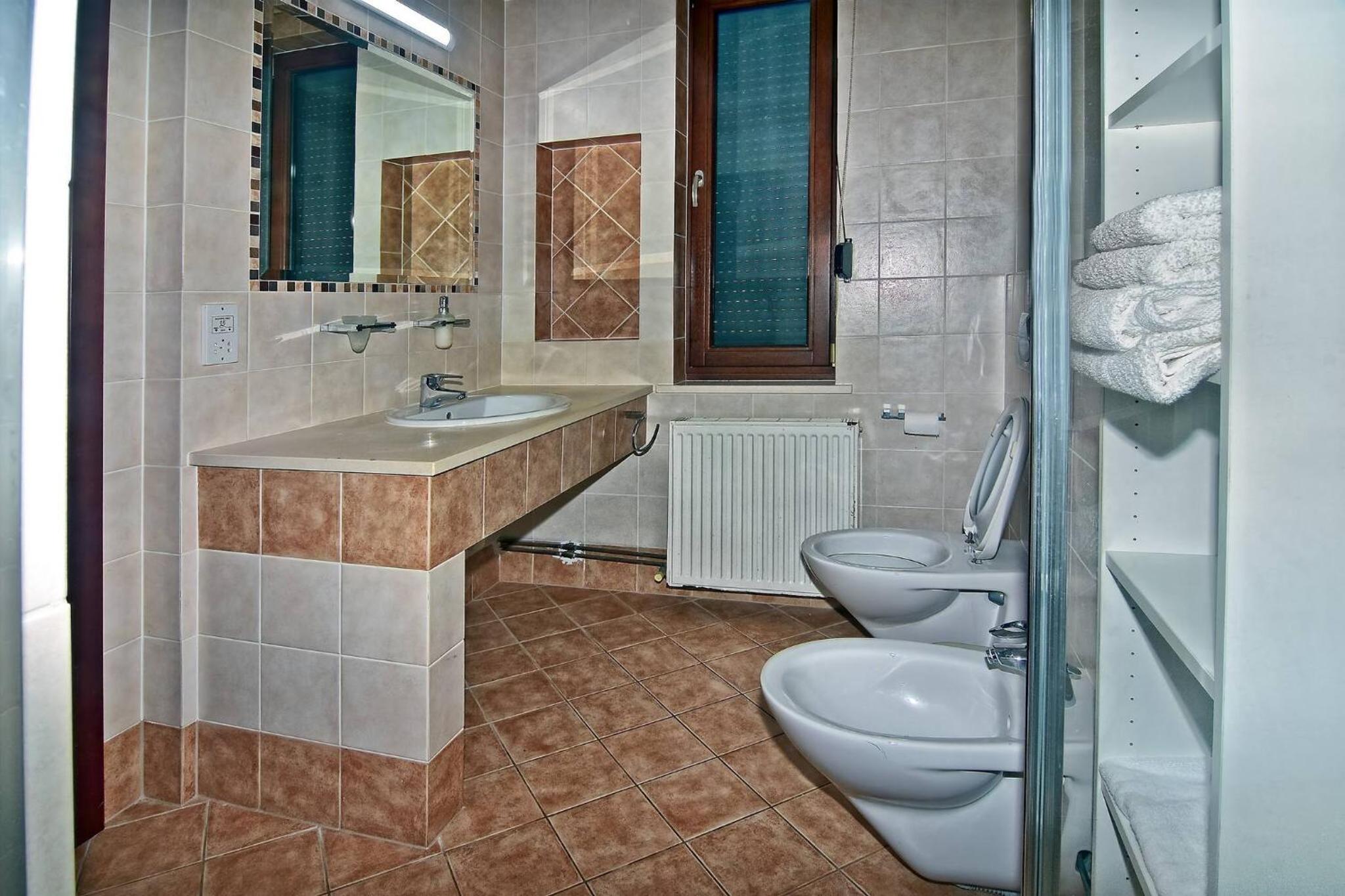 Incredible Large Villa In Paphos sleeps 14 Children Pool, Jacuzzi, Huge Garden