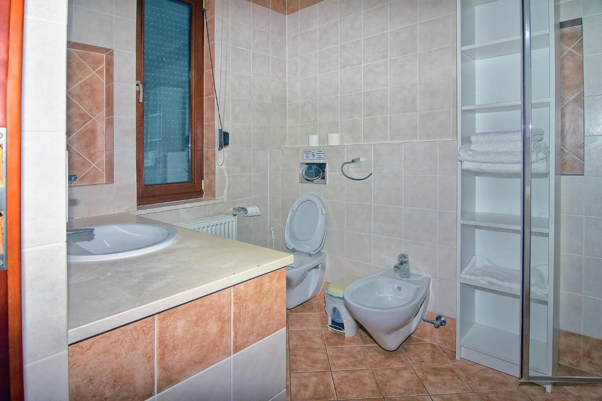 Incredible Large Villa In Paphos sleeps 14 Children Pool, Jacuzzi, Huge Garden