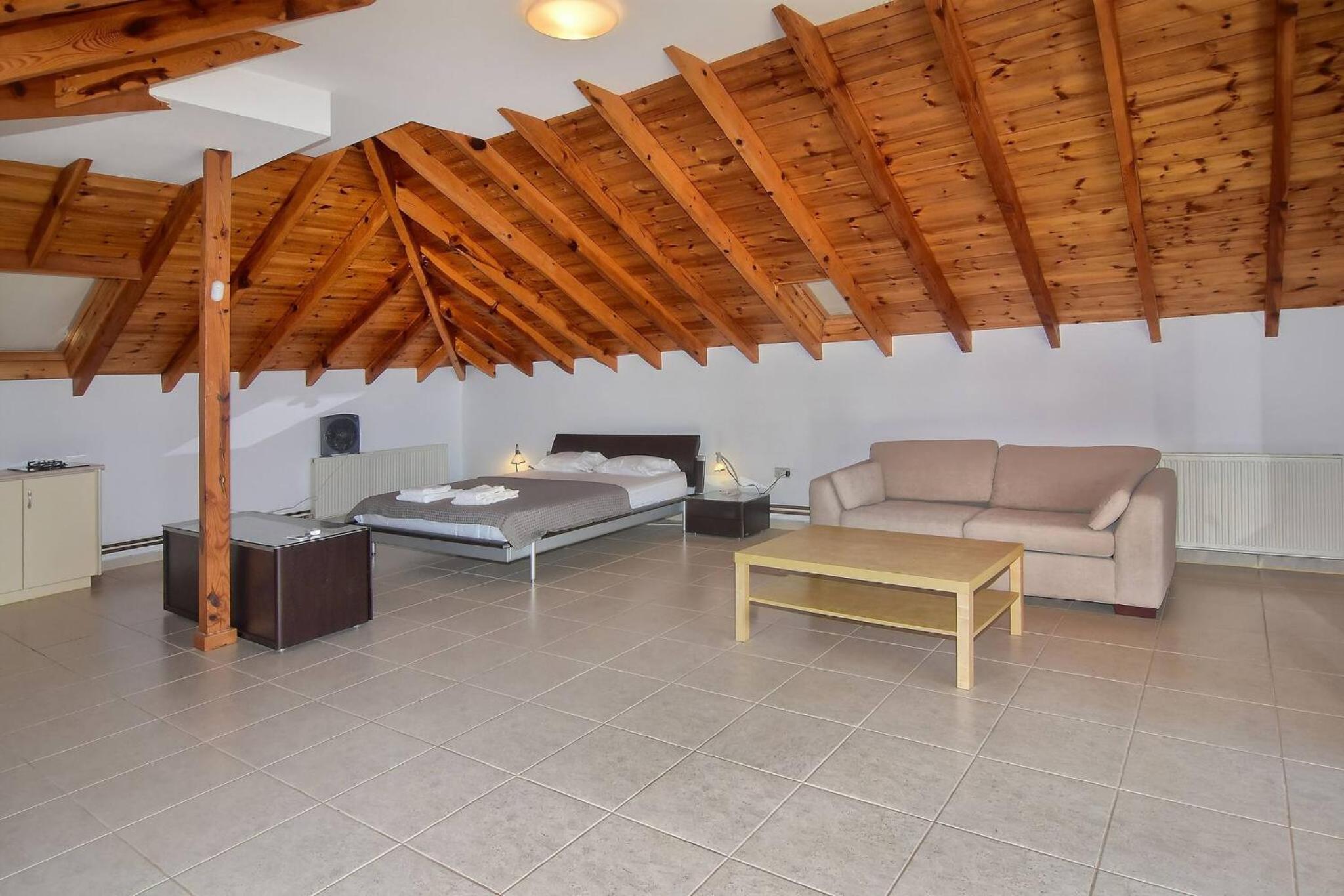 Incredible Large Villa In Paphos sleeps 14 Children Pool, Jacuzzi, Huge Garden