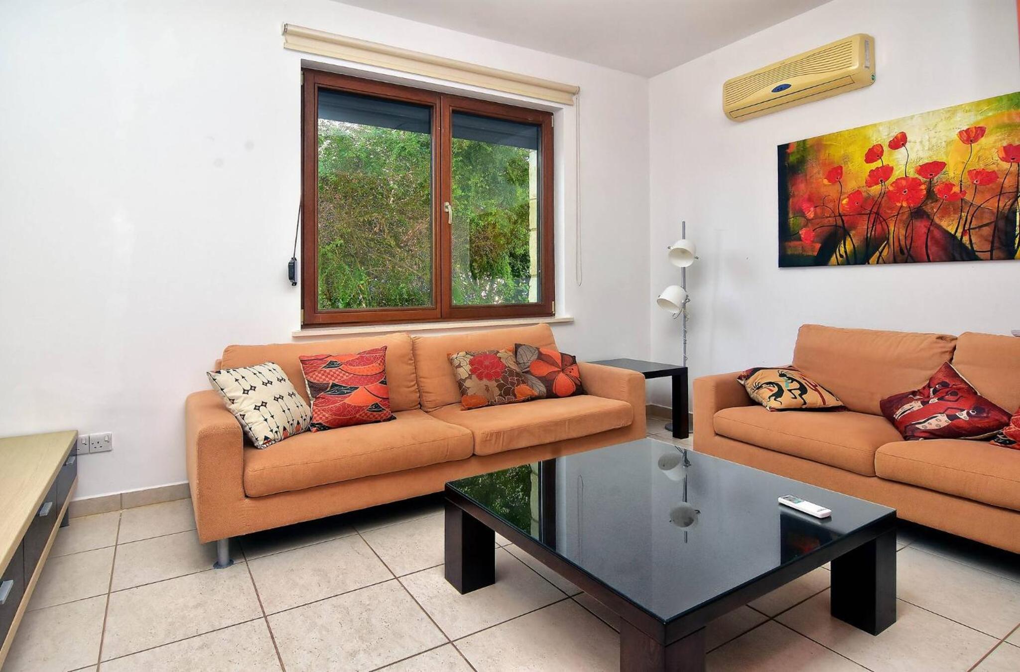 Incredible Large Villa In Paphos sleeps 14 Children Pool, Jacuzzi, Huge Garden