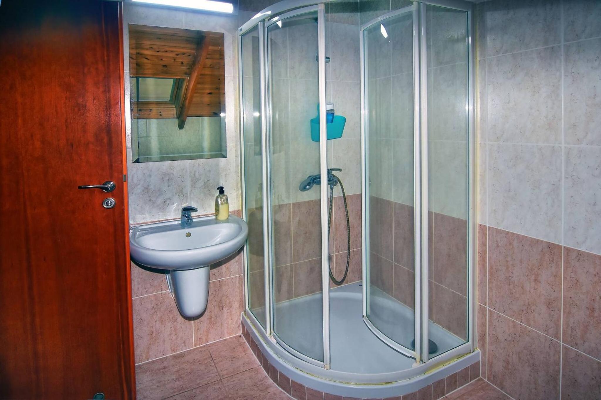 Incredible Large Villa In Paphos sleeps 14 Children Pool, Jacuzzi, Huge Garden