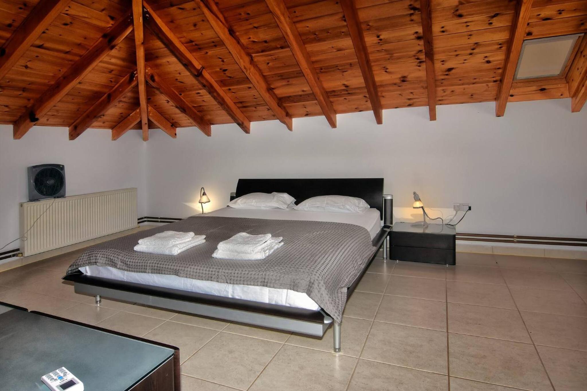 Incredible Large Villa In Paphos sleeps 14 Children Pool, Jacuzzi, Huge Garden