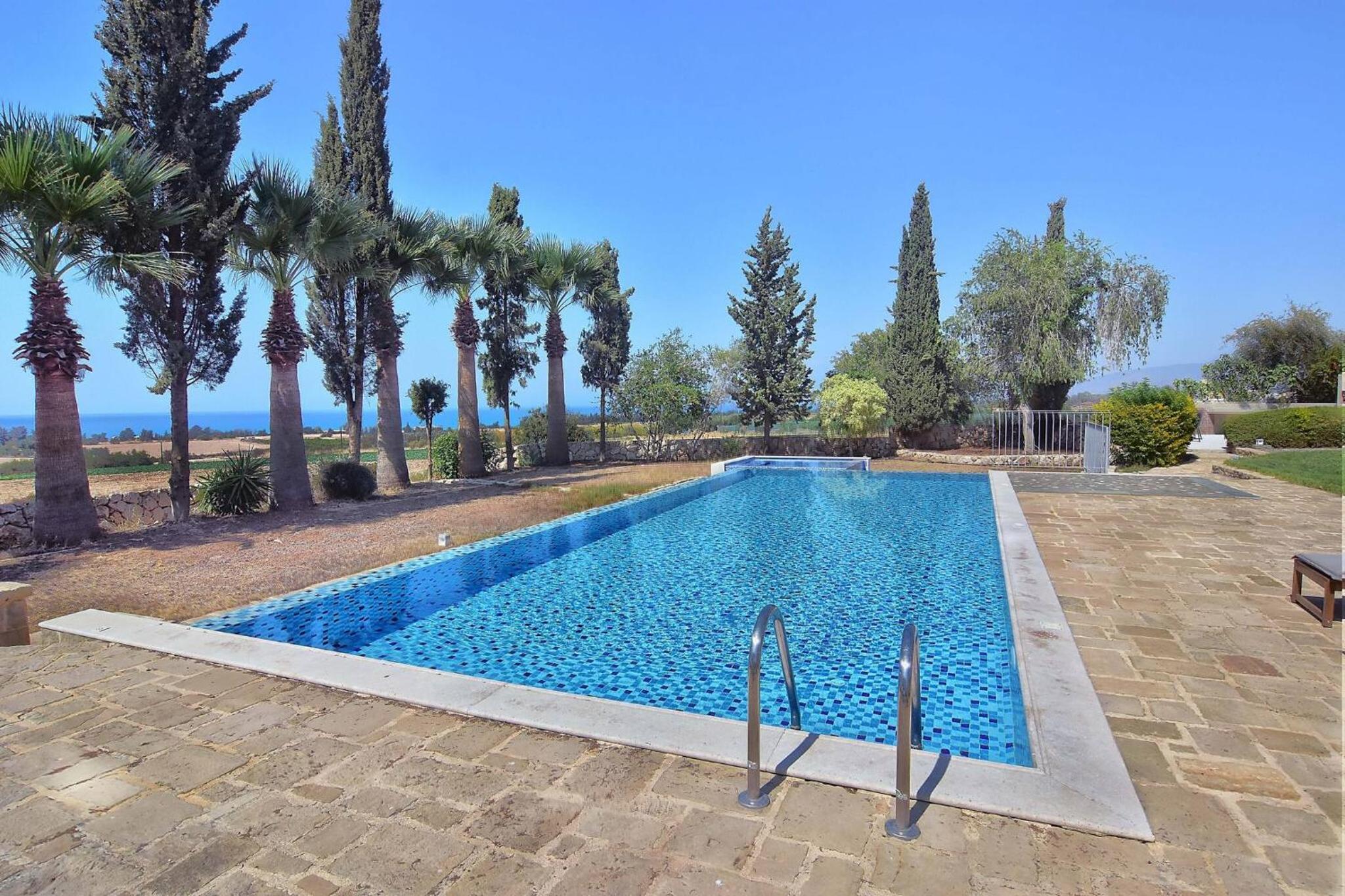 Incredible Large Villa In Paphos sleeps 14 Children Pool, Jacuzzi, Huge Garden