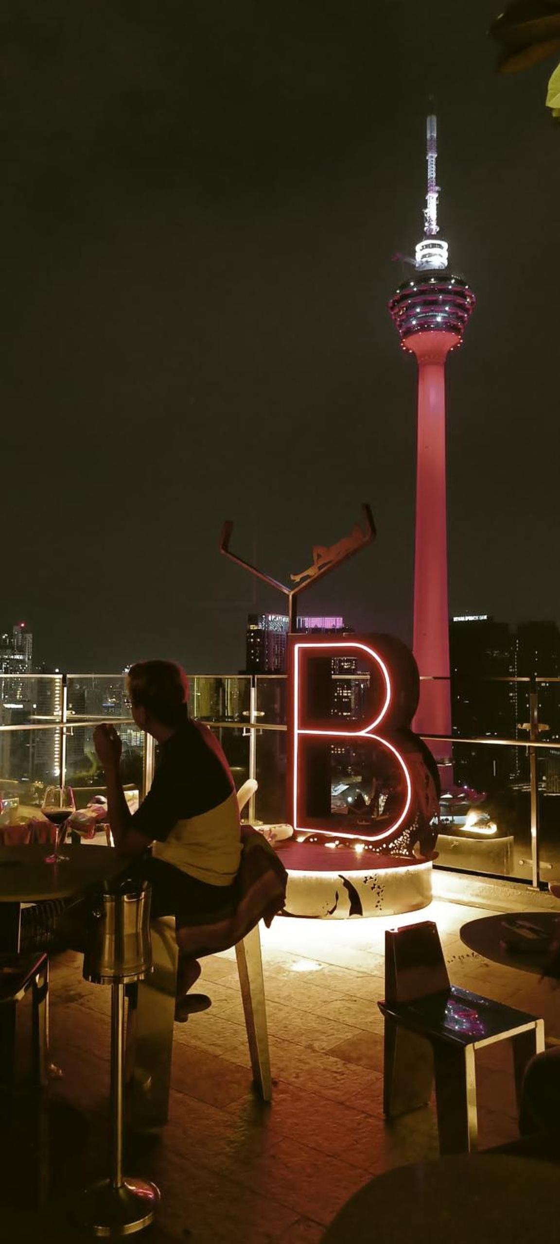 KLCC View King Bed Hidden Haven