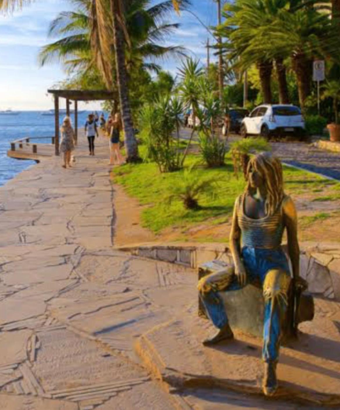Búzios Praia da Ferradura Linda casa dentro de Condomínio com toda infraestrutura - água e luz inclusos na tarifa