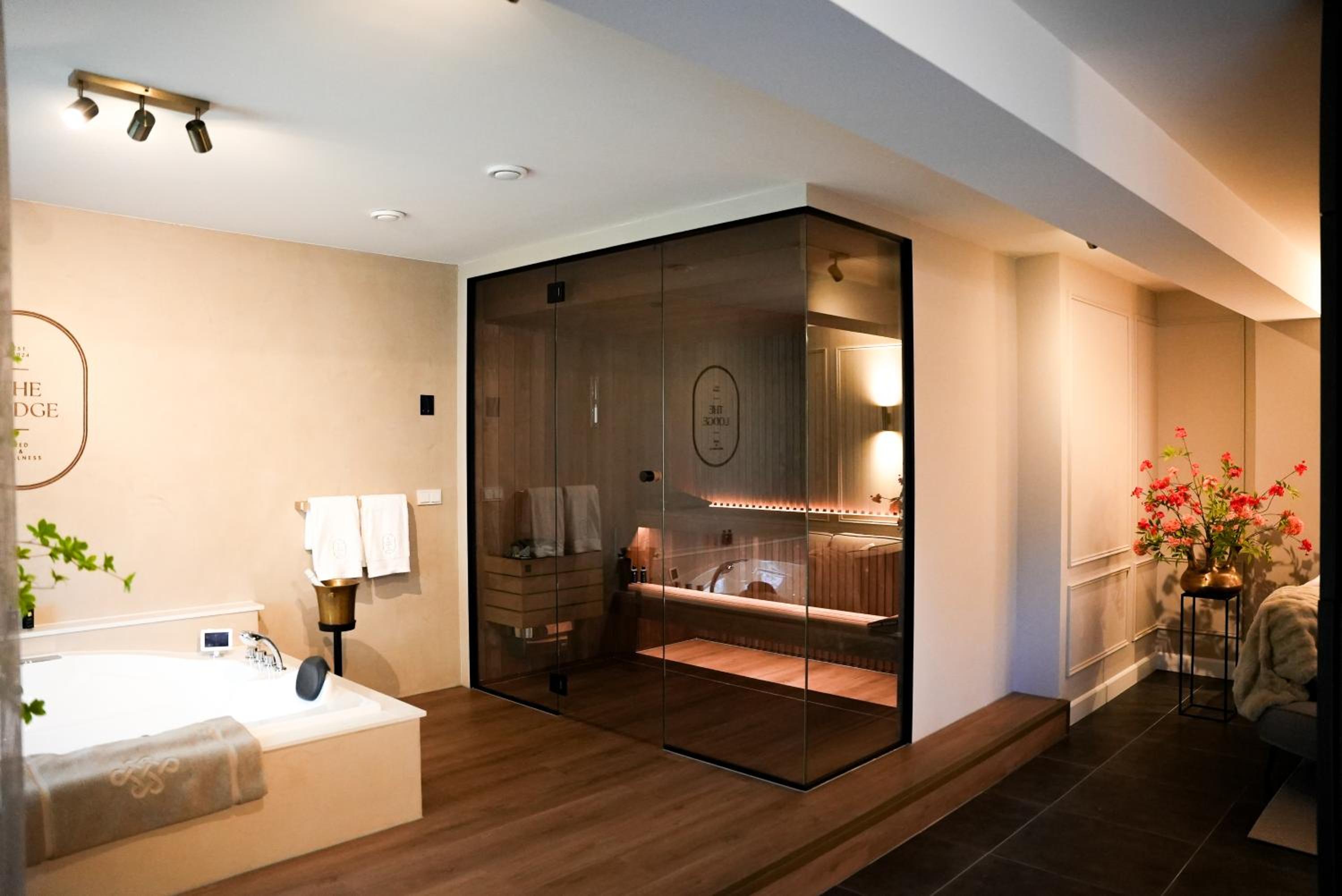 The Lodge Bed & Wellness Oisterwijk Sauna, Jacuzzi, Luxury view 4