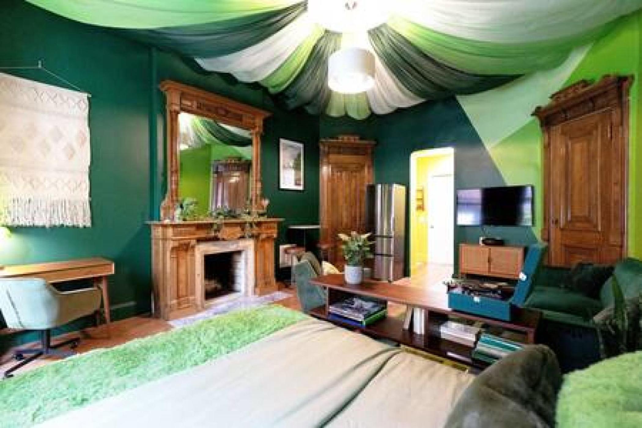 The Green Room: 70s Groove Themed Studio