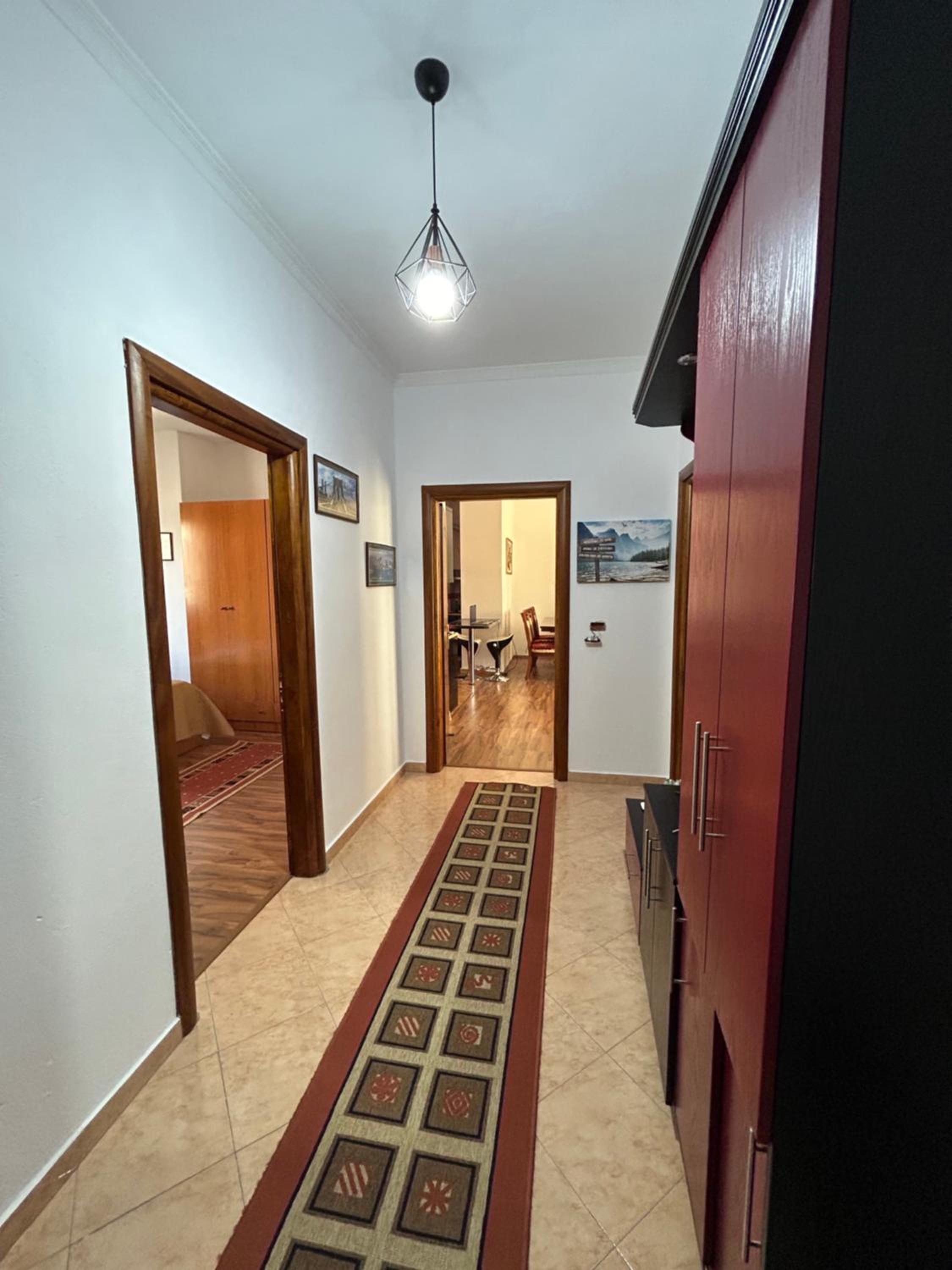 J & Nilson's Apartment In Shkodra Center