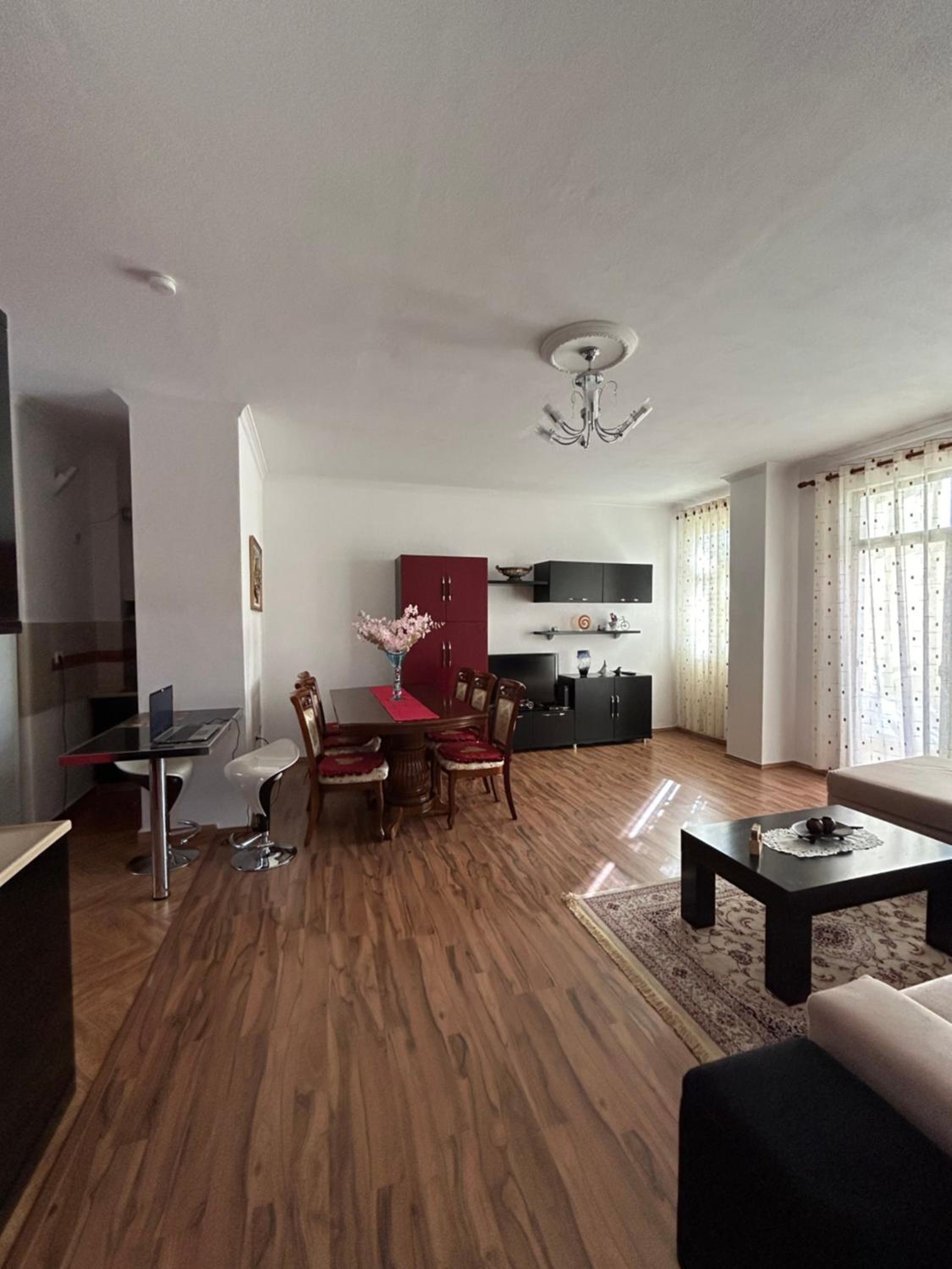 J & Nilson's Apartment In Shkodra Center photo 4