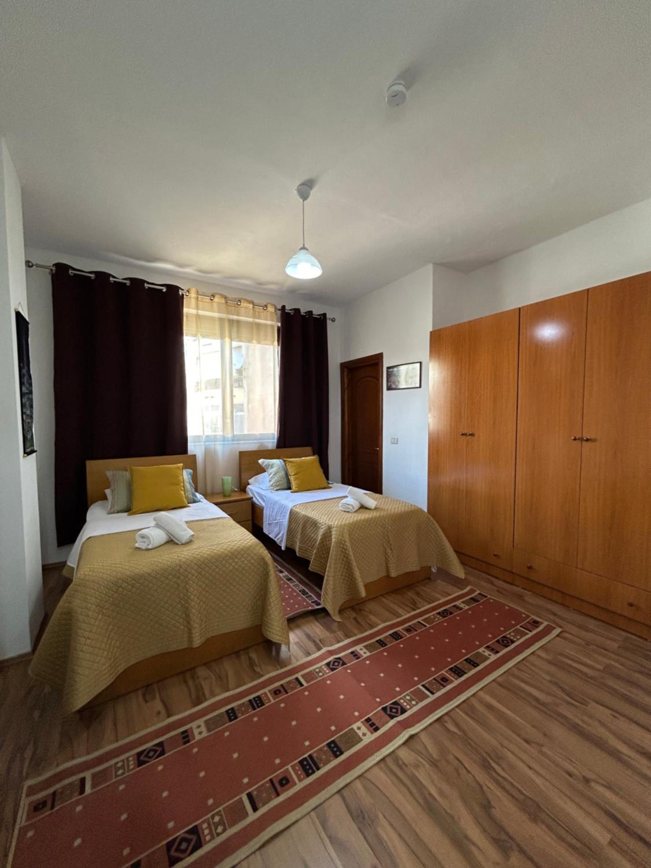 J & Nilson's Apartment In Shkodra Center