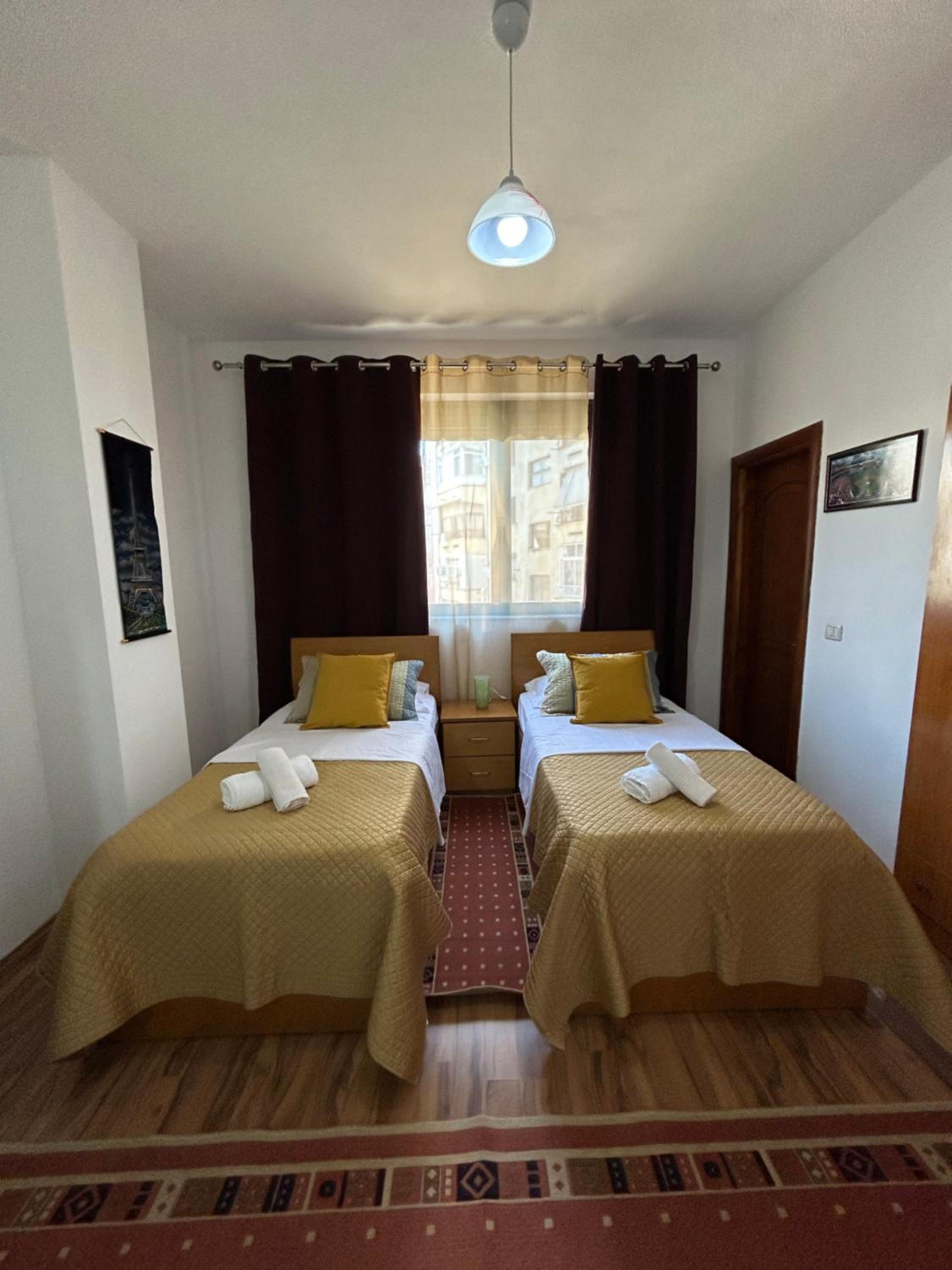 J & Nilson's Apartment In Shkodra Center