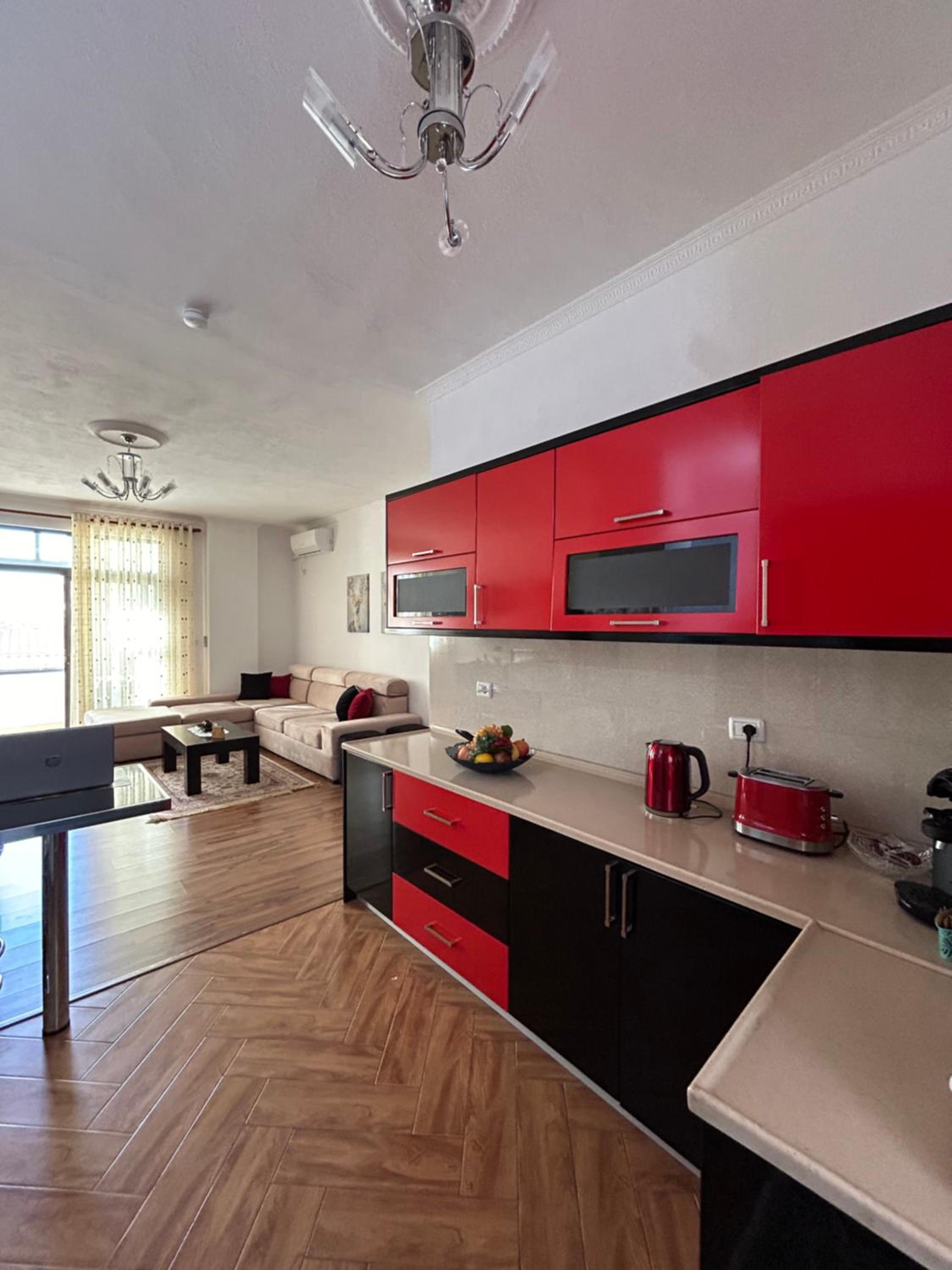 J & Nilson's Apartment In Shkodra Center