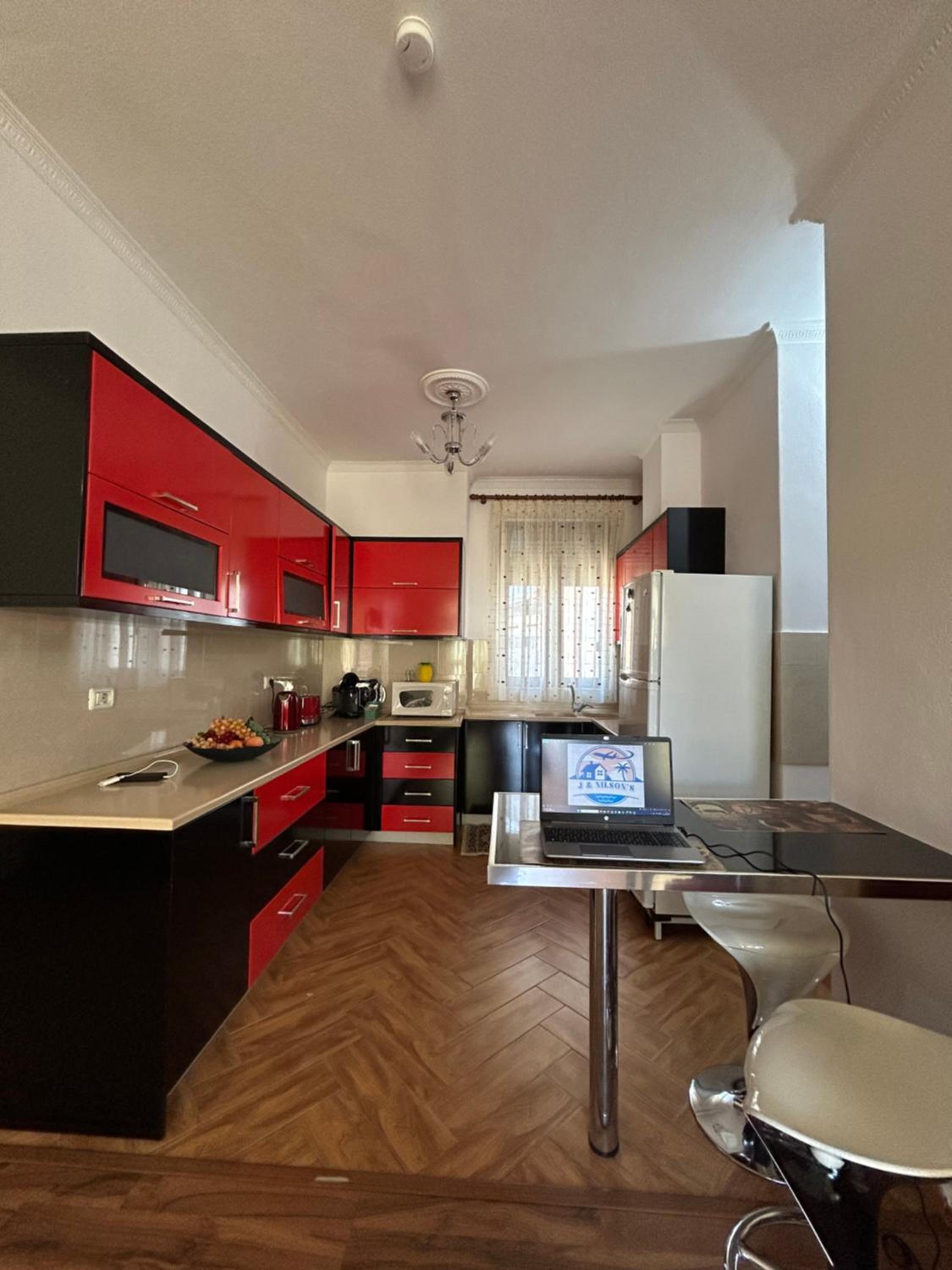 J & Nilson's Apartment In Shkodra Center