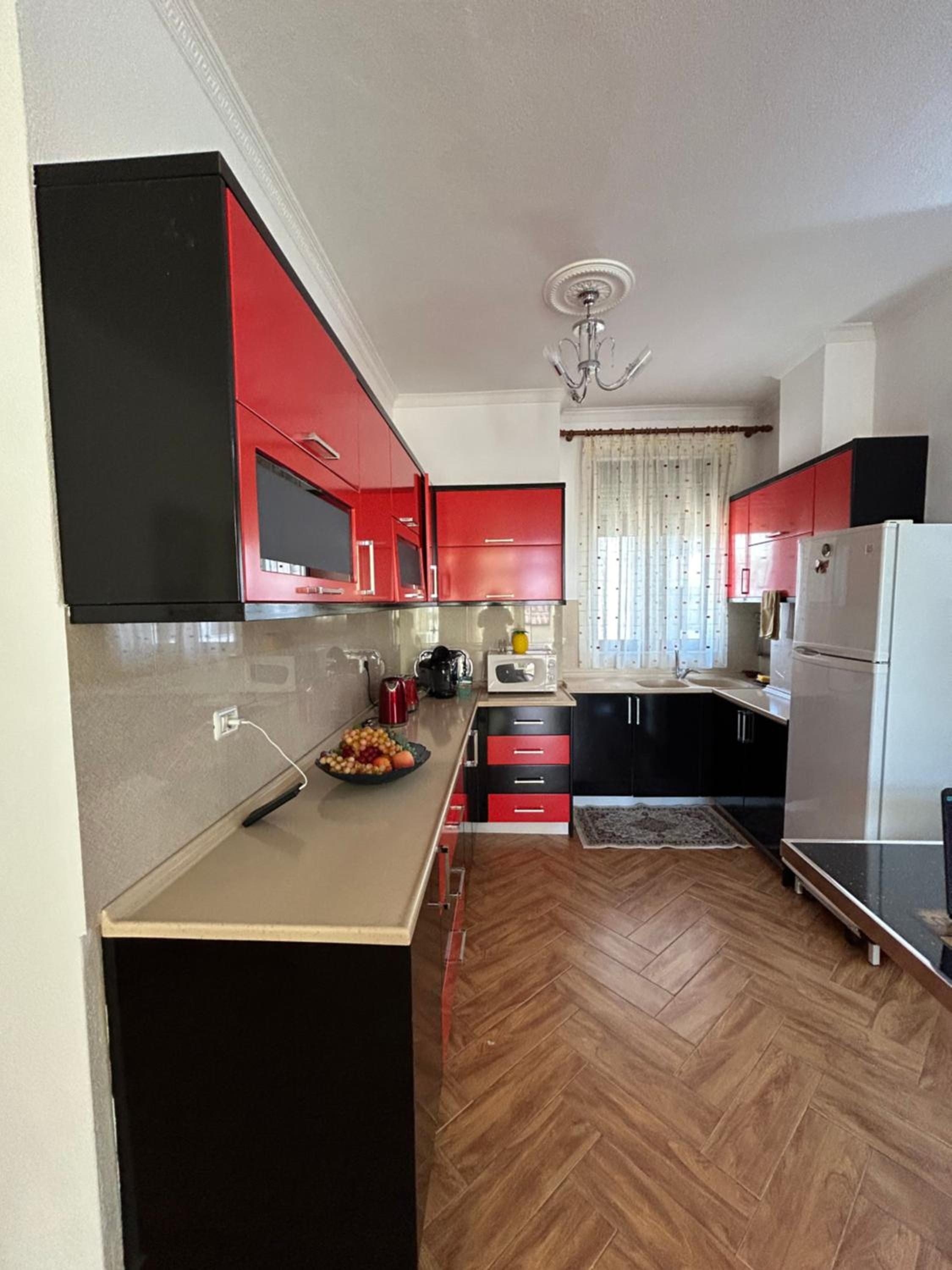 J & Nilson's Apartment In Shkodra Center