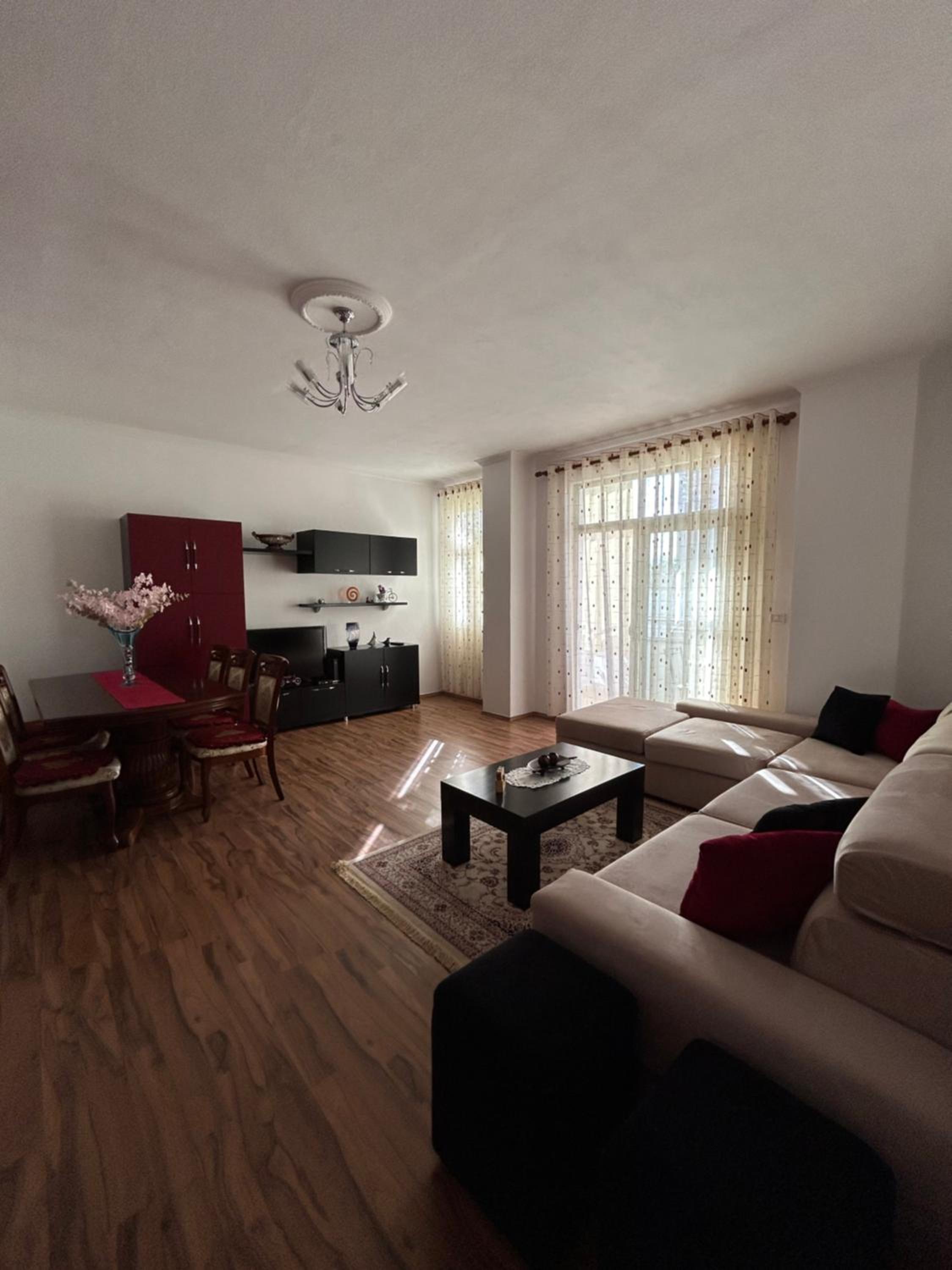 J & Nilson's Apartment In Shkodra Center photo 3