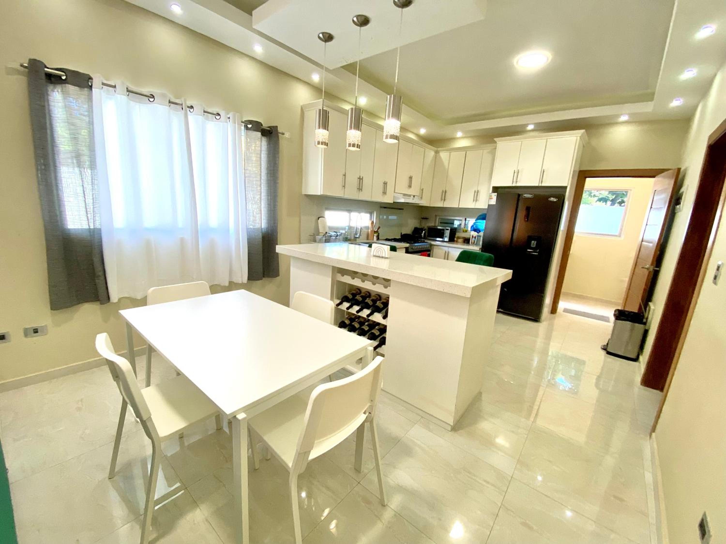 A 1 Min de Playa 3 habitaciones Lujo Parqueo view 3